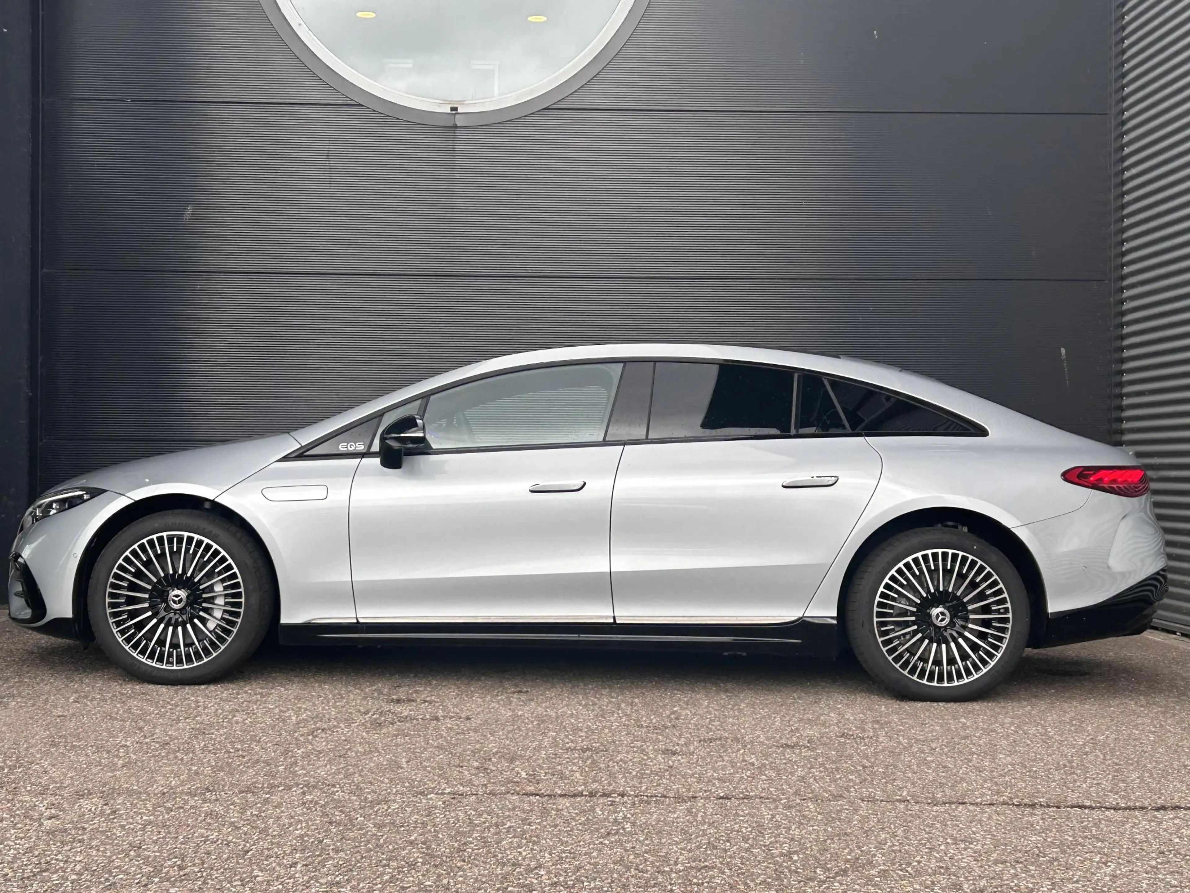Mercedes-Benz EQS 450+ AMG Line 108 kWh | Hyperscreen | Burmester 3D — photo 3