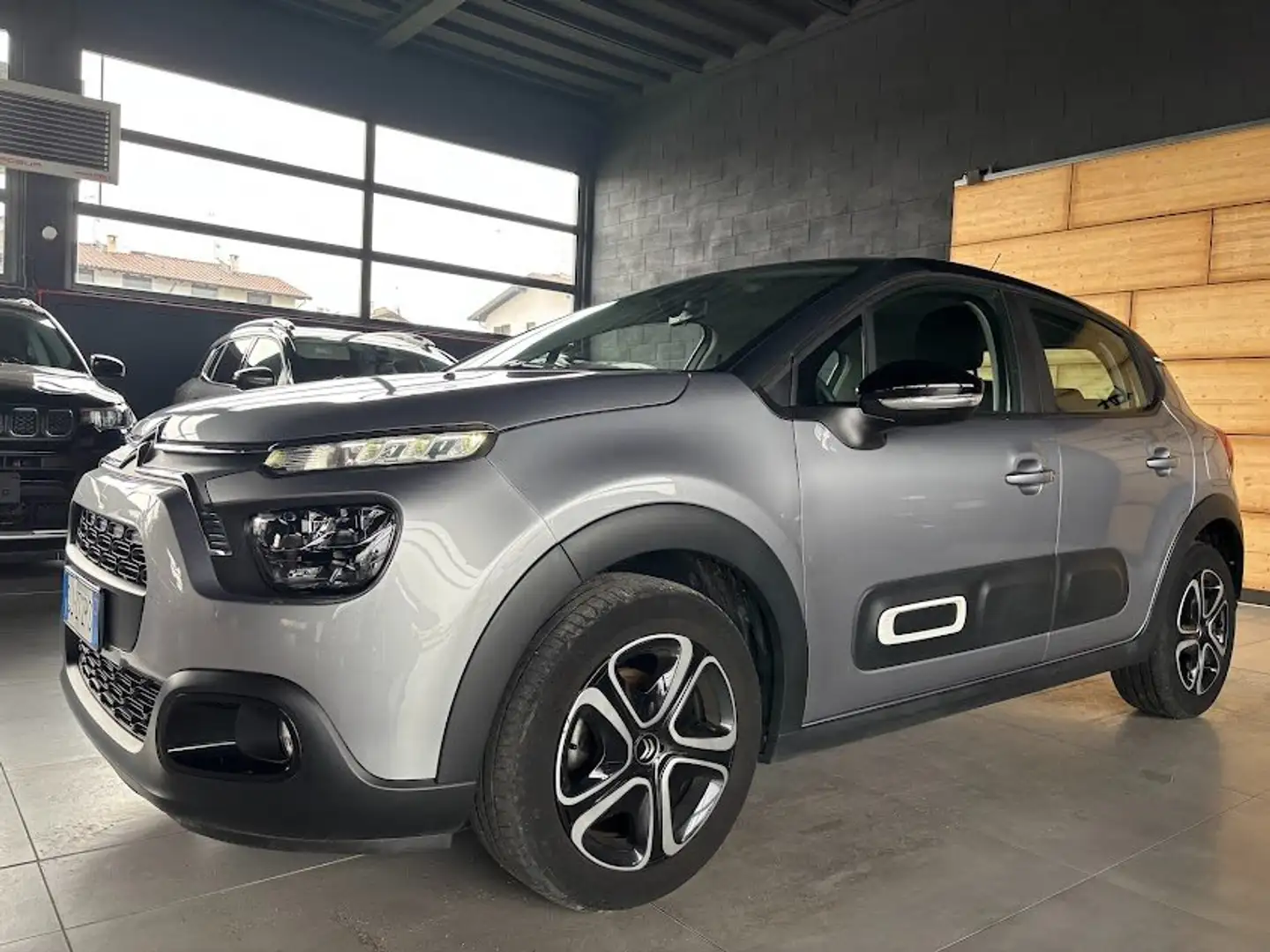 Citroen C3 1.2 83CV  Shine 47.000KM NEOPATENTATI Grijs - 1