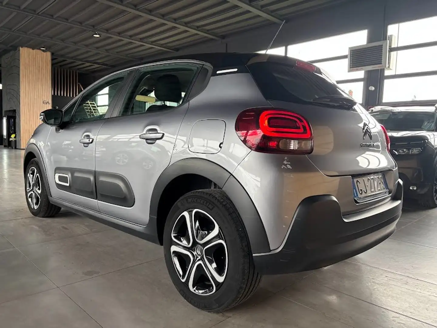 Citroen C3 1.2 83CV  Shine 47.000KM NEOPATENTATI Grijs - 2
