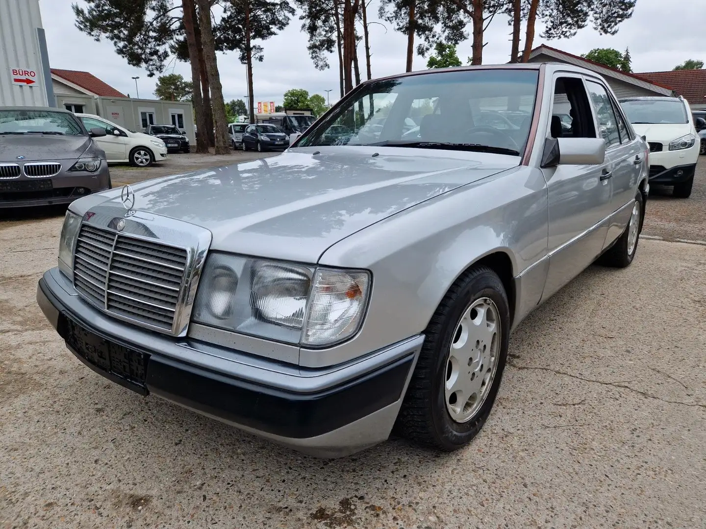 Mercedes-Benz E 220 W124 TÜV+H-ZULASSUNG NEU AUS 1.HAND Zilver - 1