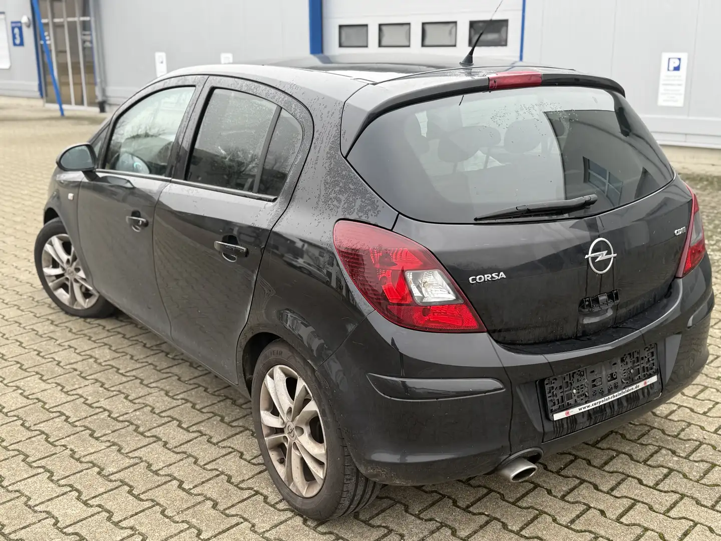 Opel Corsa Sport Schwarz - 2