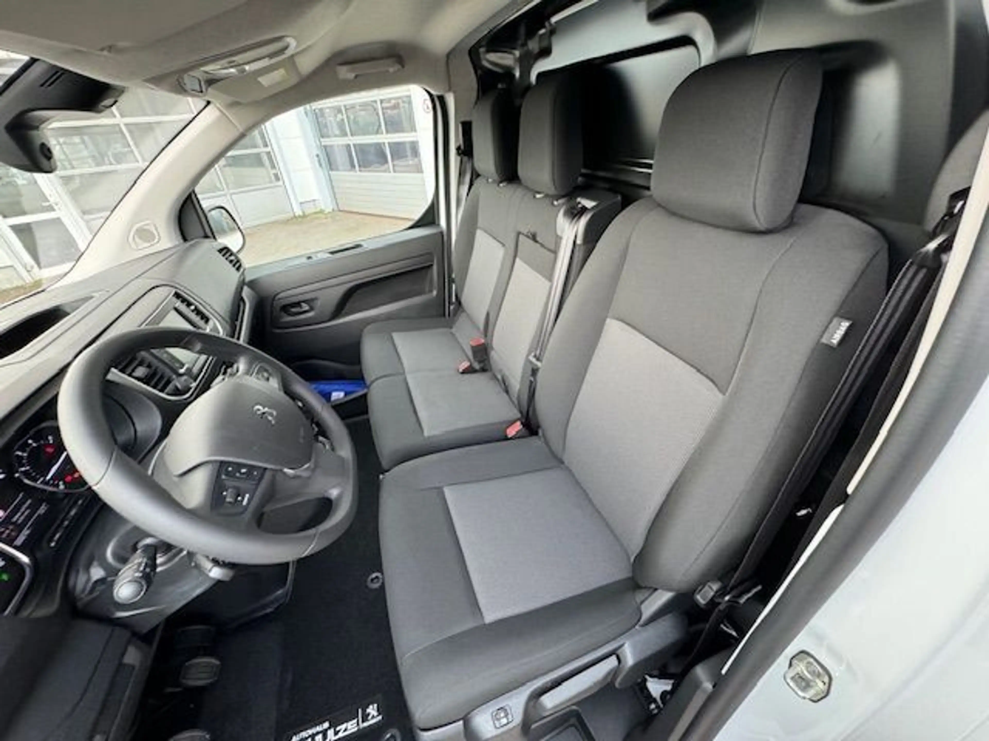 Peugeot Expert 2.0 BlueHDi 145 L2 EHZ — photo 4