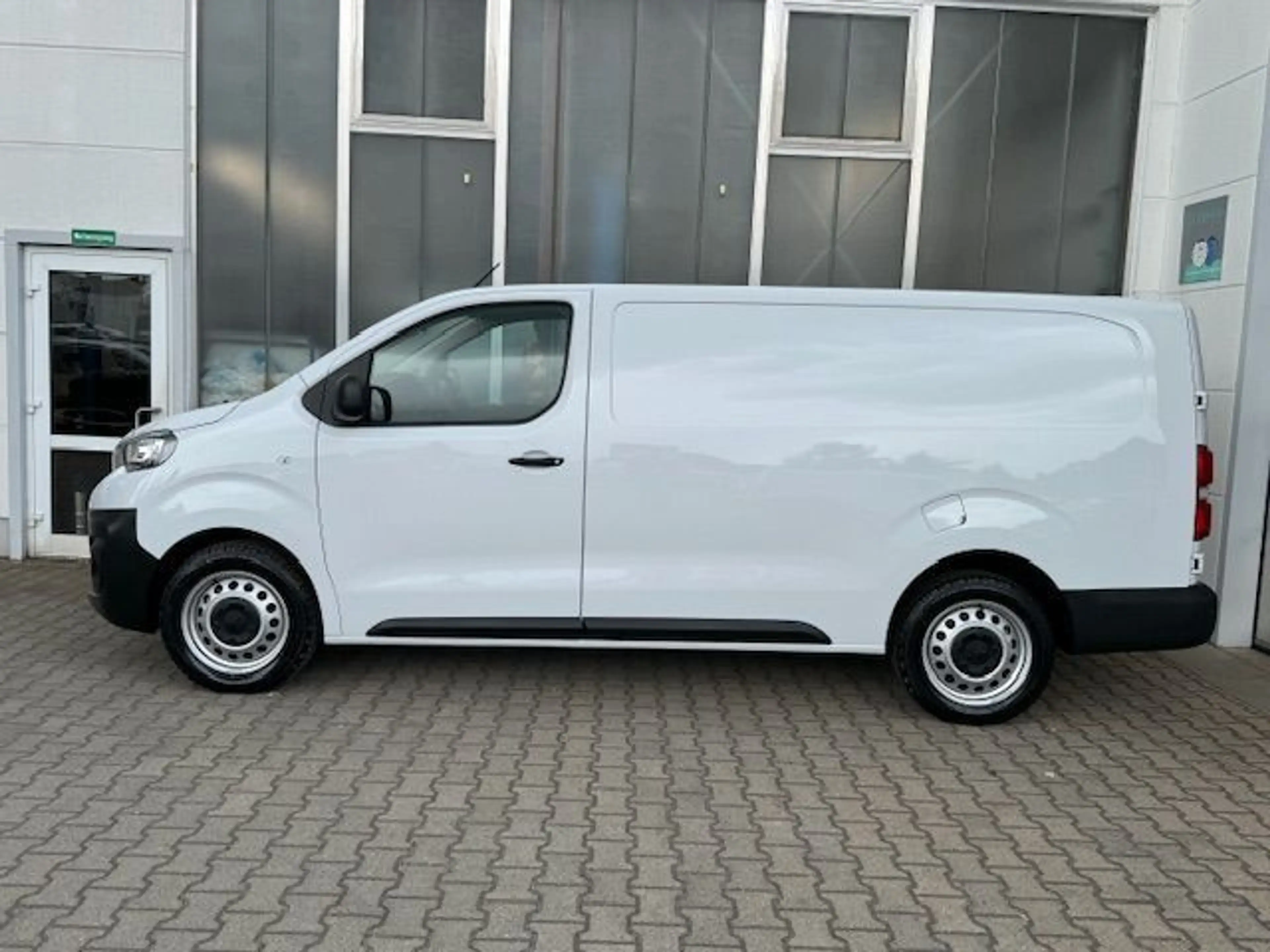 Peugeot Expert 2.0 BlueHDi 145 L2 EHZ — photo 2