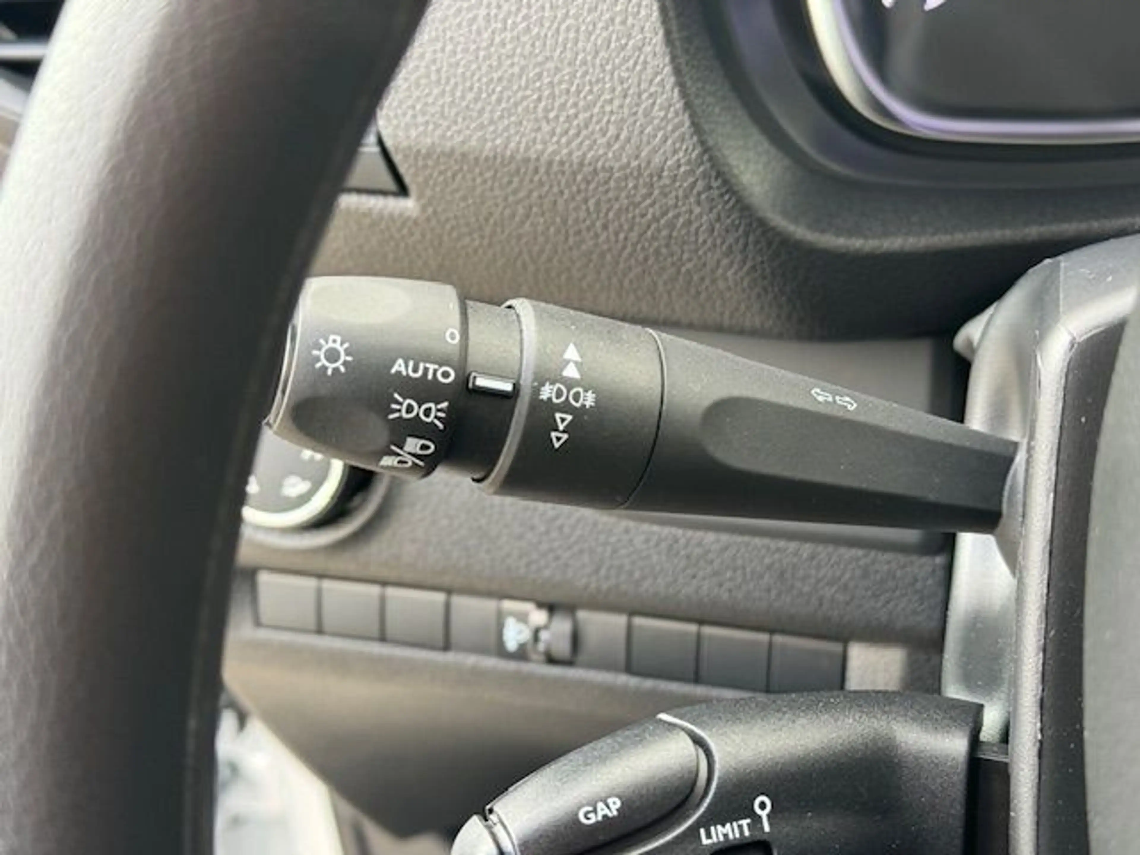 Peugeot Expert 2.0 BlueHDi 145 L2 EHZ — photo 12