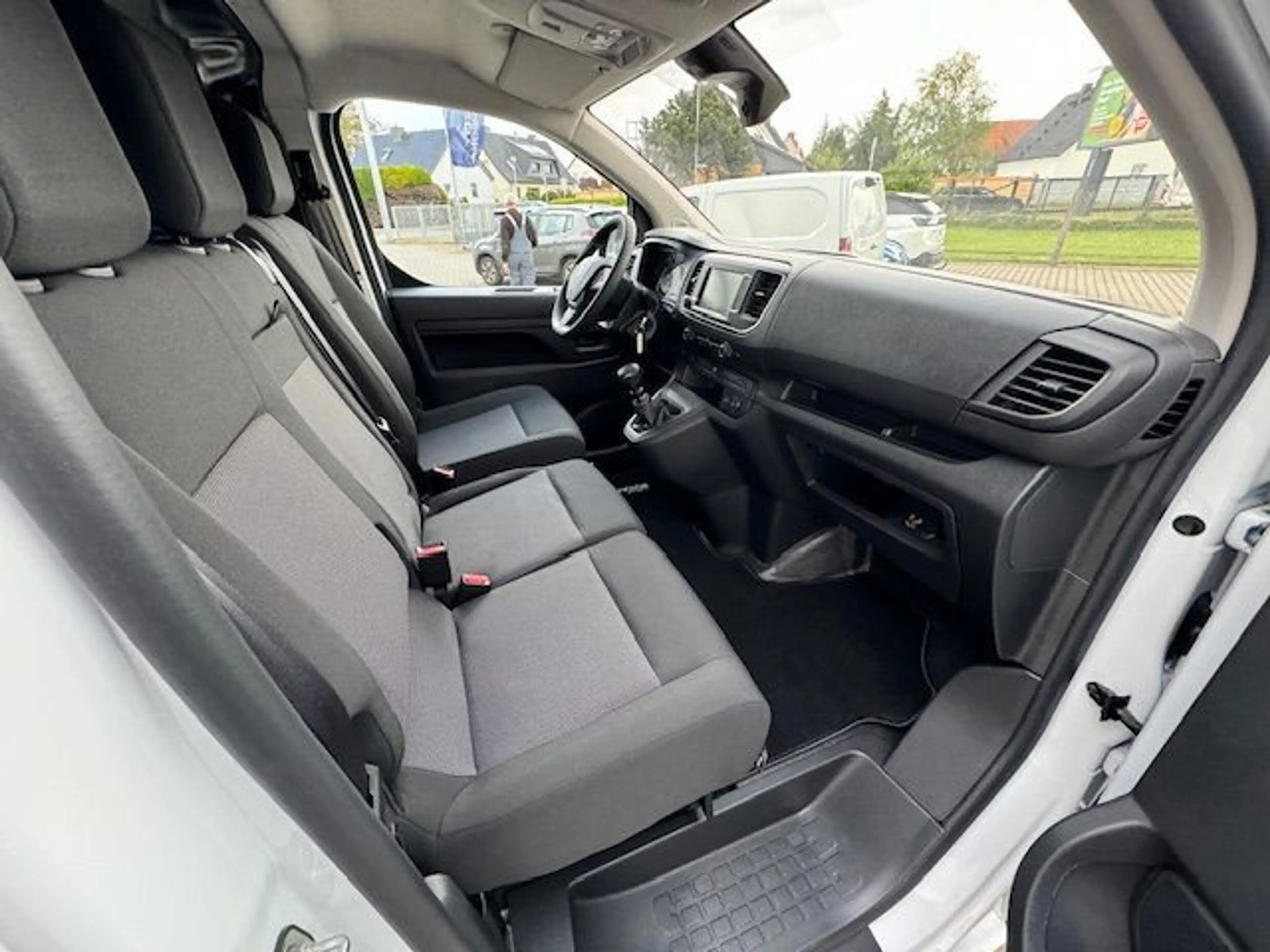 Peugeot Expert 2.0 BlueHDi 145 L2 EHZ — photo 6