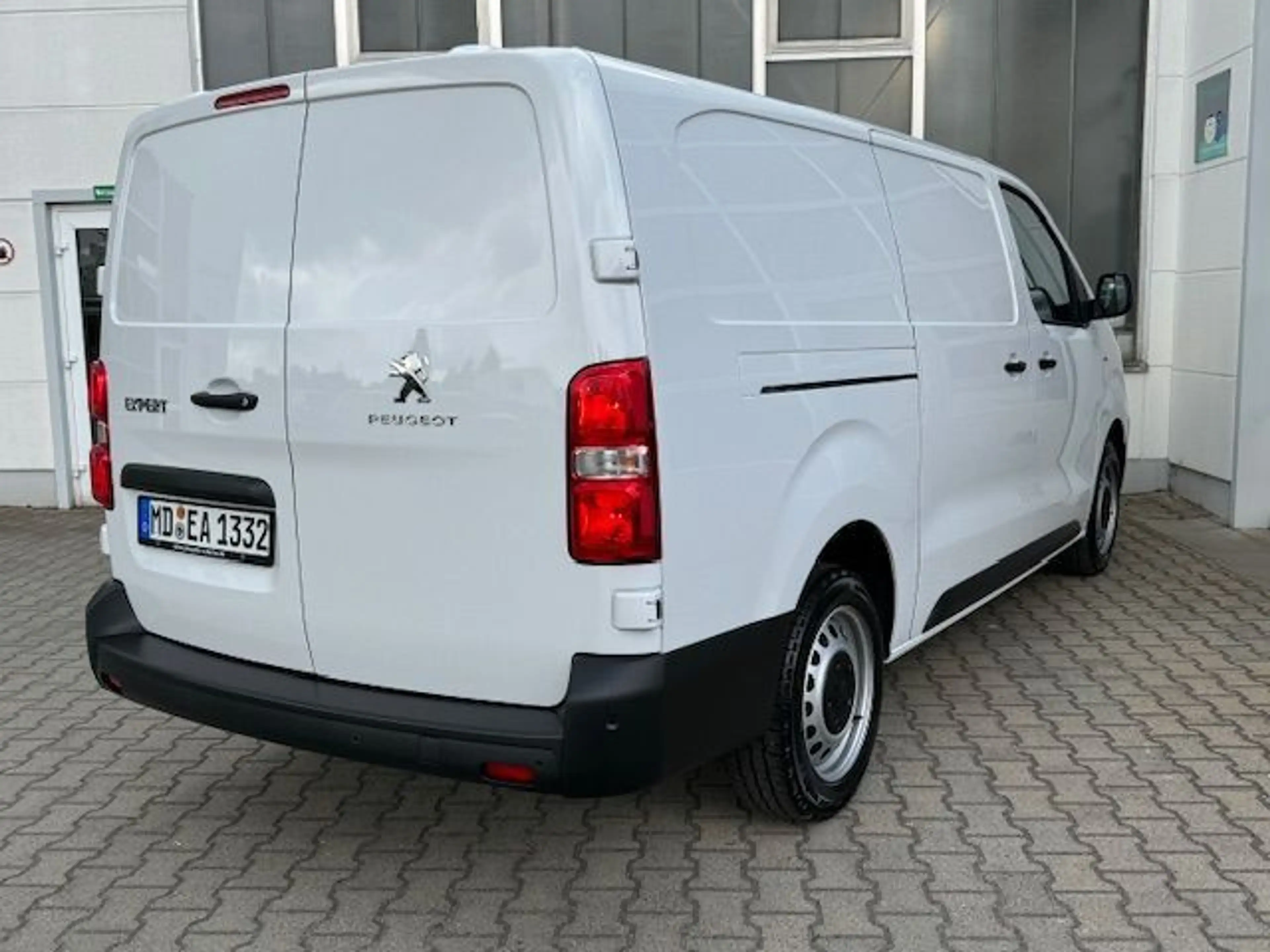 Peugeot Expert 2.0 BlueHDi 145 L2 EHZ — photo 3