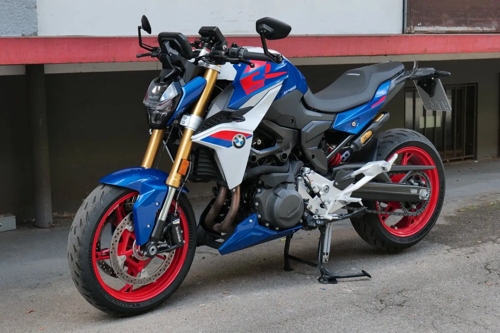 BMW F 900 R Style Sport zum Sonderpreis Blanc - 1