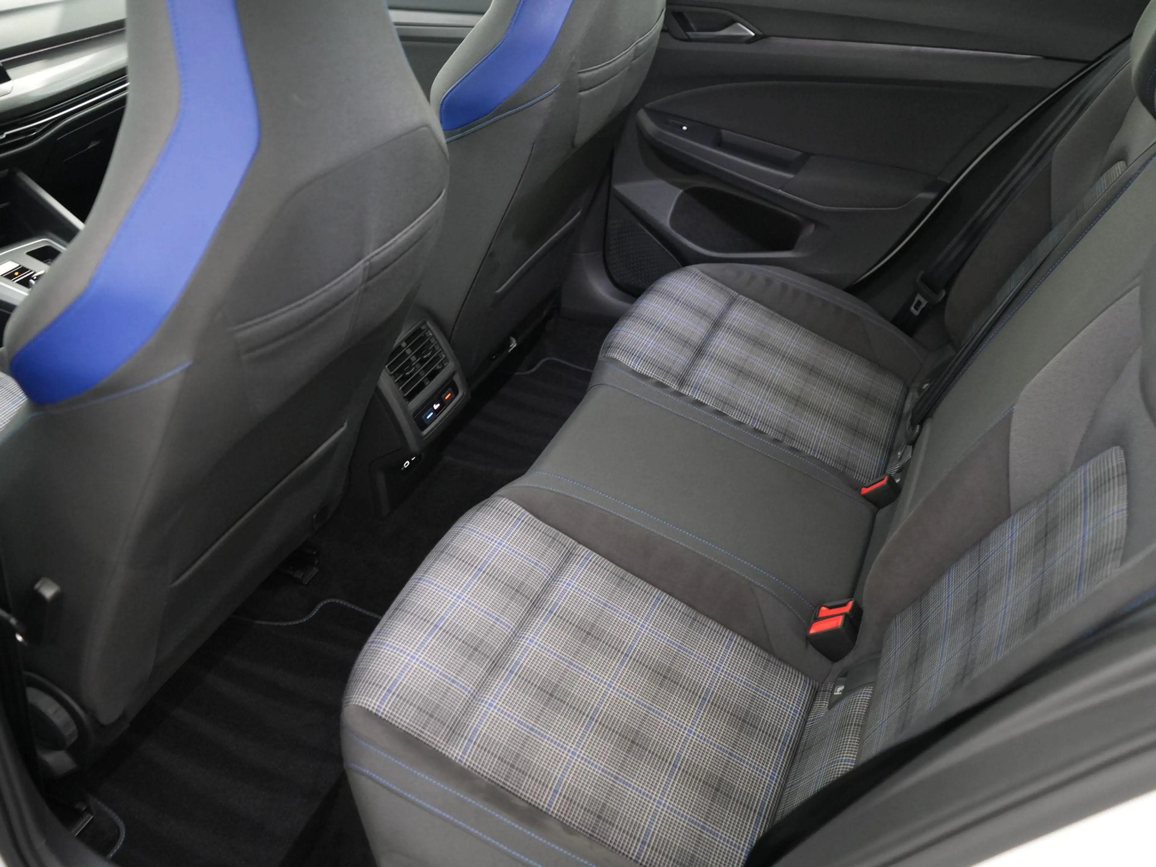 Volkswagen Golf GTE 1.4 eHybrid | ACC | PDC | SOH 92.5% | Led Plus | I — photo 26