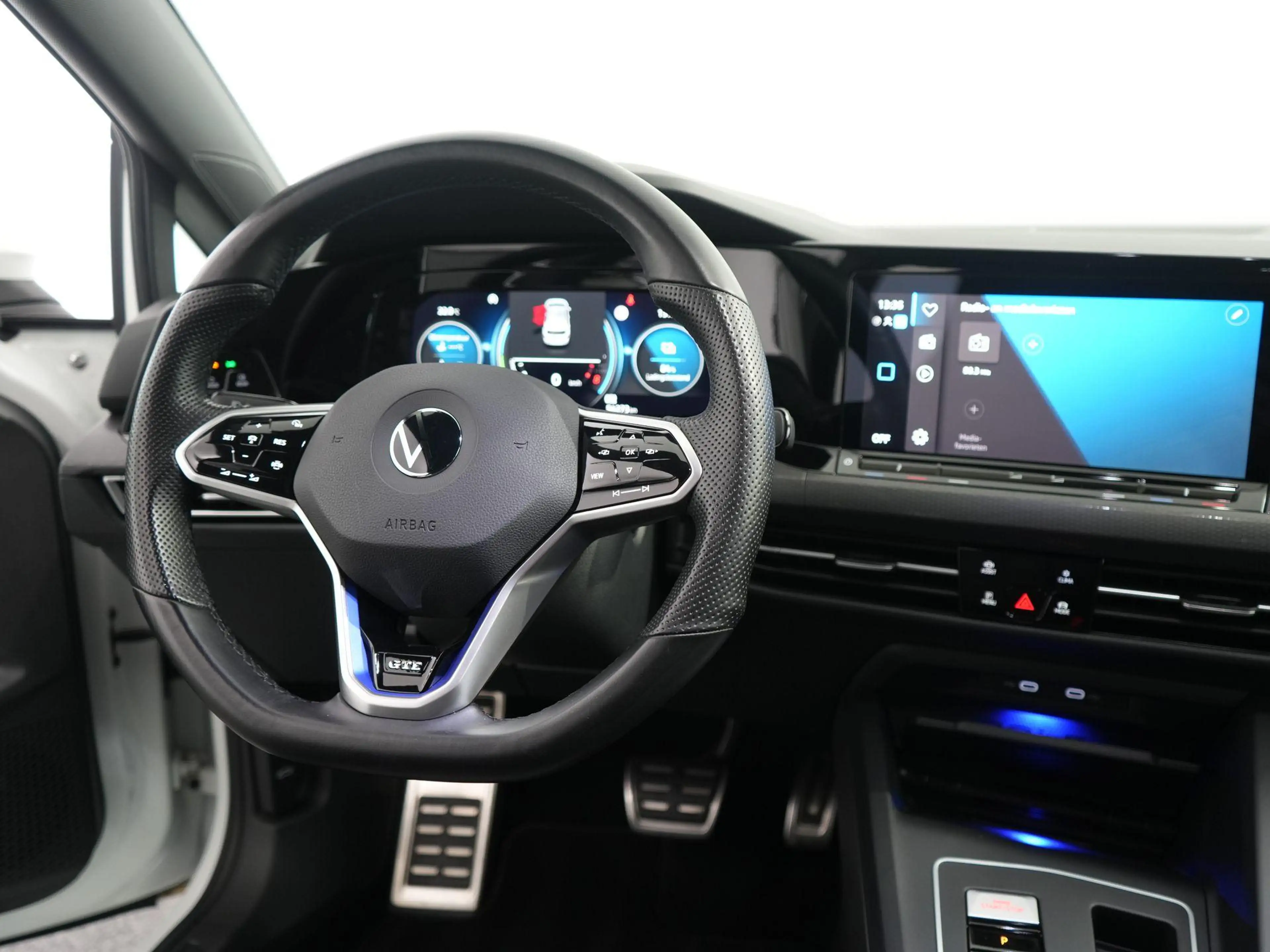 Volkswagen Golf GTE 1.4 eHybrid | ACC | PDC | SOH 92.5% | Led Plus | I — photo 9