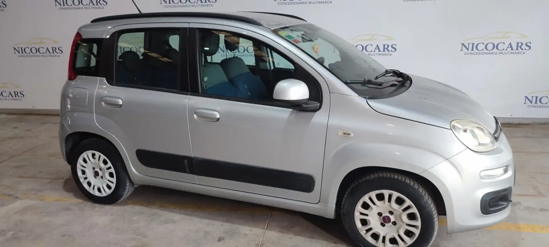 Fiat Panda Pequeño Manual de 5 Puertas Gris - 1