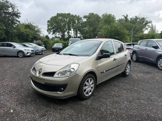 Renault Clio ENKEL VERKOOP AAN HANDELAAR - AIRCO / BLUETOOTH
