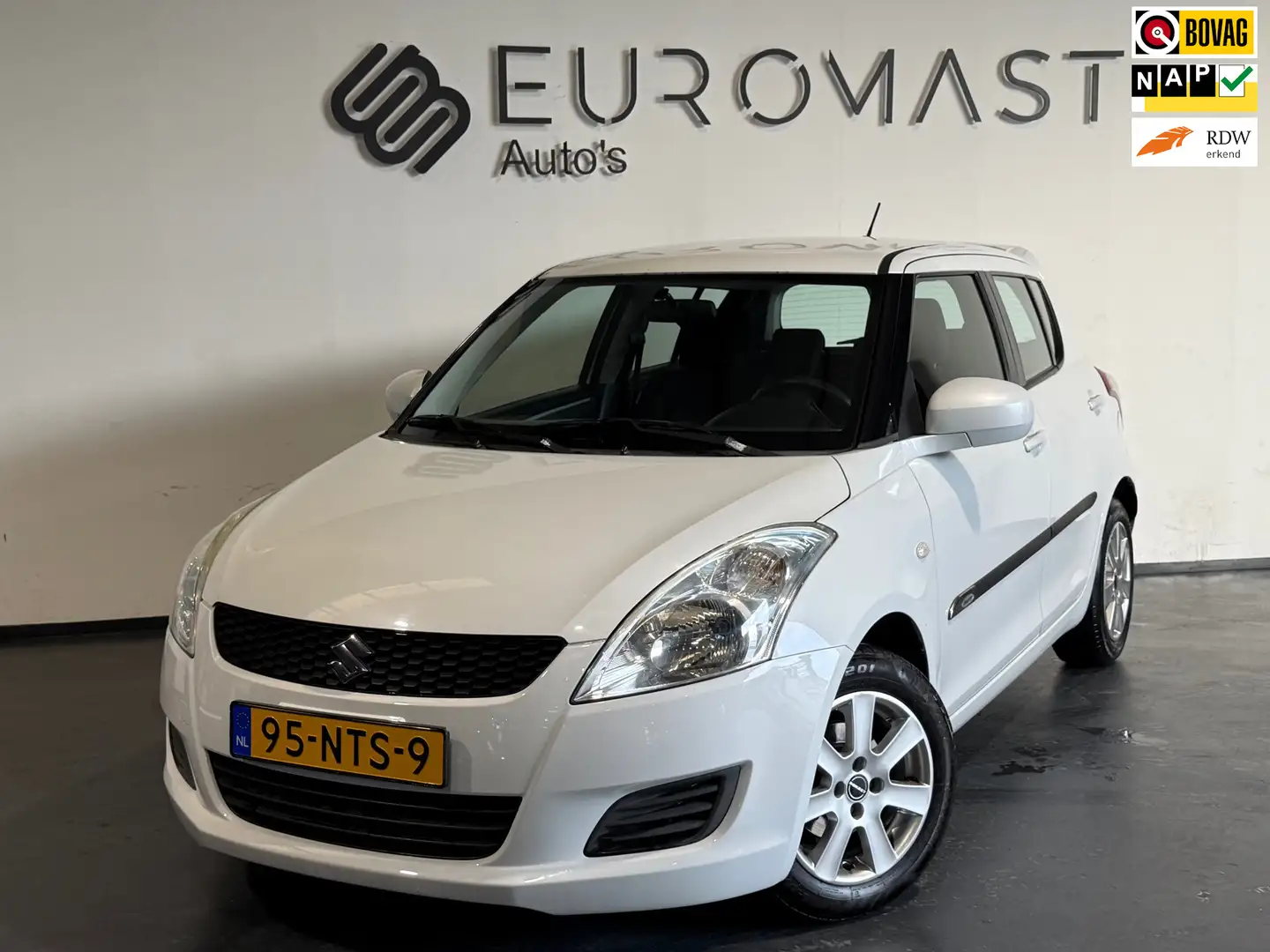 Suzuki Swift 1.2 Comfort EASSS Airco Stoelverwarming Nap 5d Nie White - 1