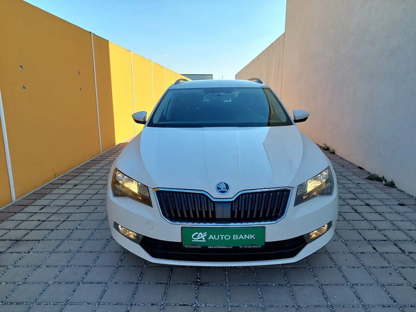 Skoda Superb Kombi 2.0 TDI Active DSG Erster Besitz Weiß - 2