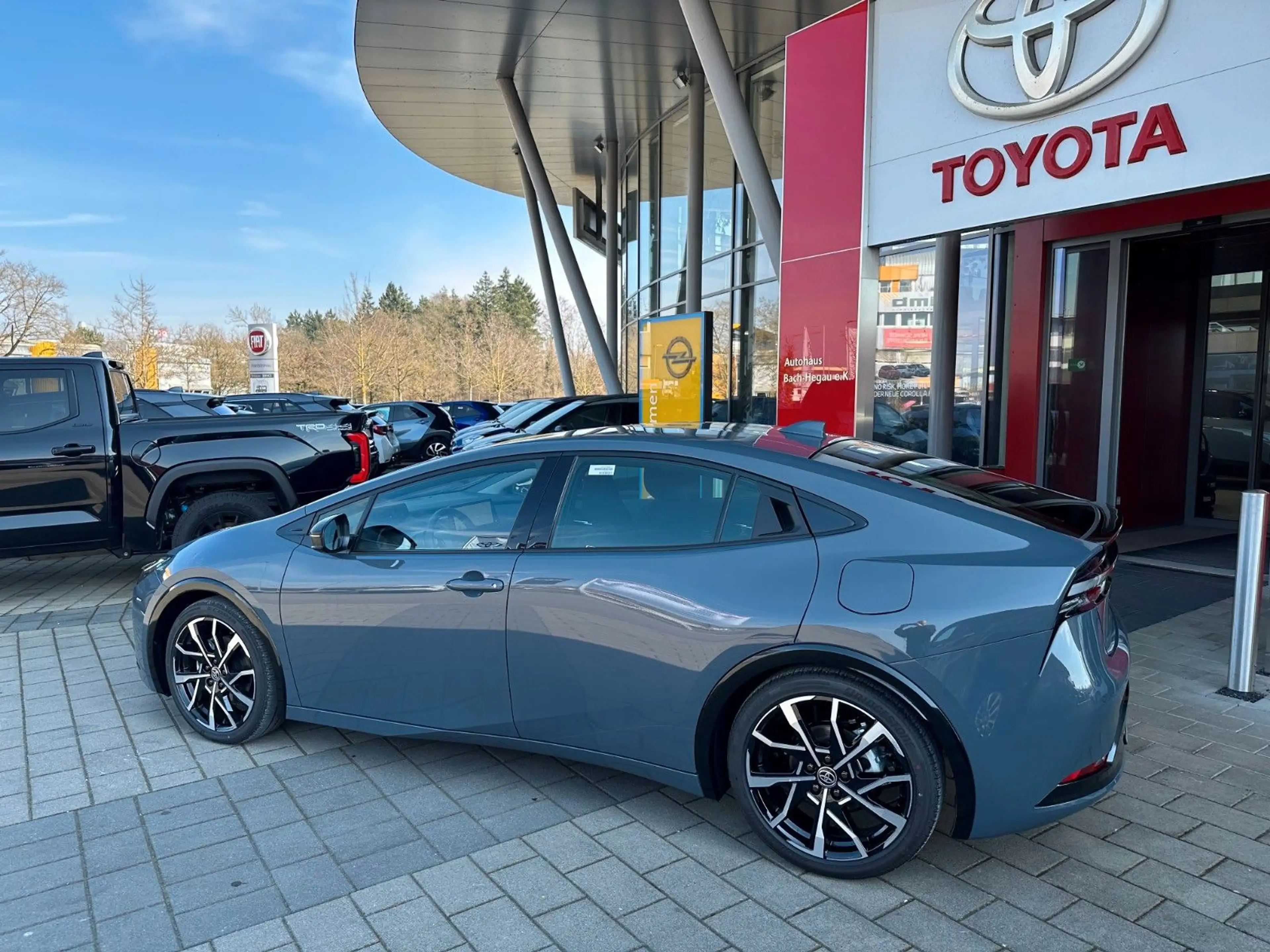 Toyota Prius Plug-in Hybrid Executive, NAVI, LED, — photo 3