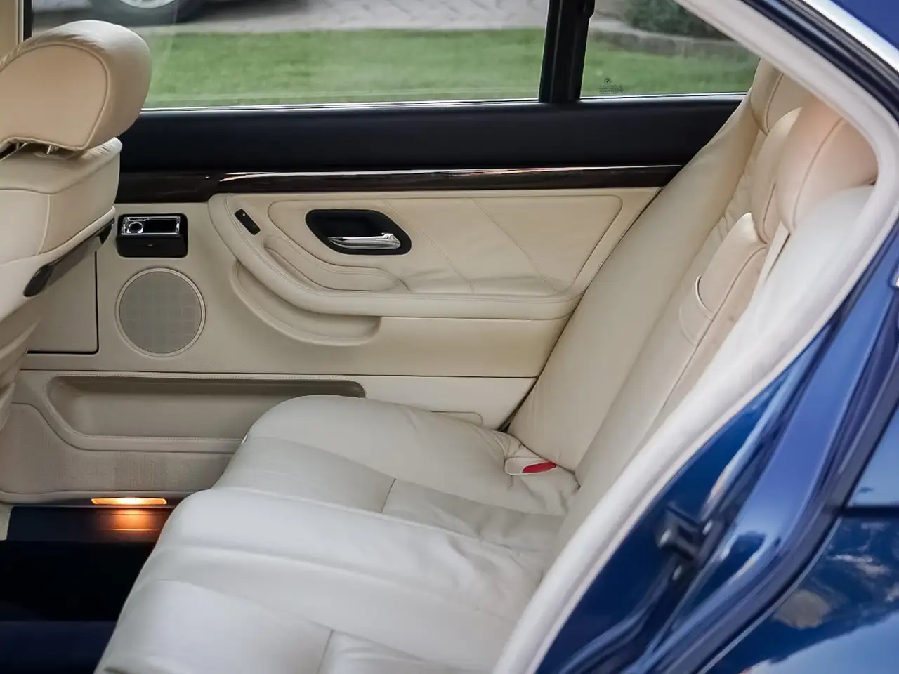 BMW 7 Series снимка BMW 7 Series