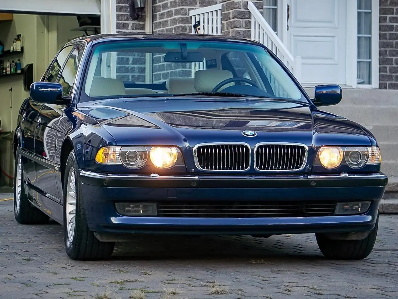 BMW 7 Series снимка BMW 7 Series