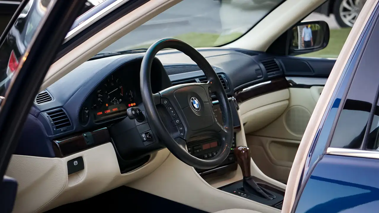 BMW 7 Series снимка BMW 7 Series