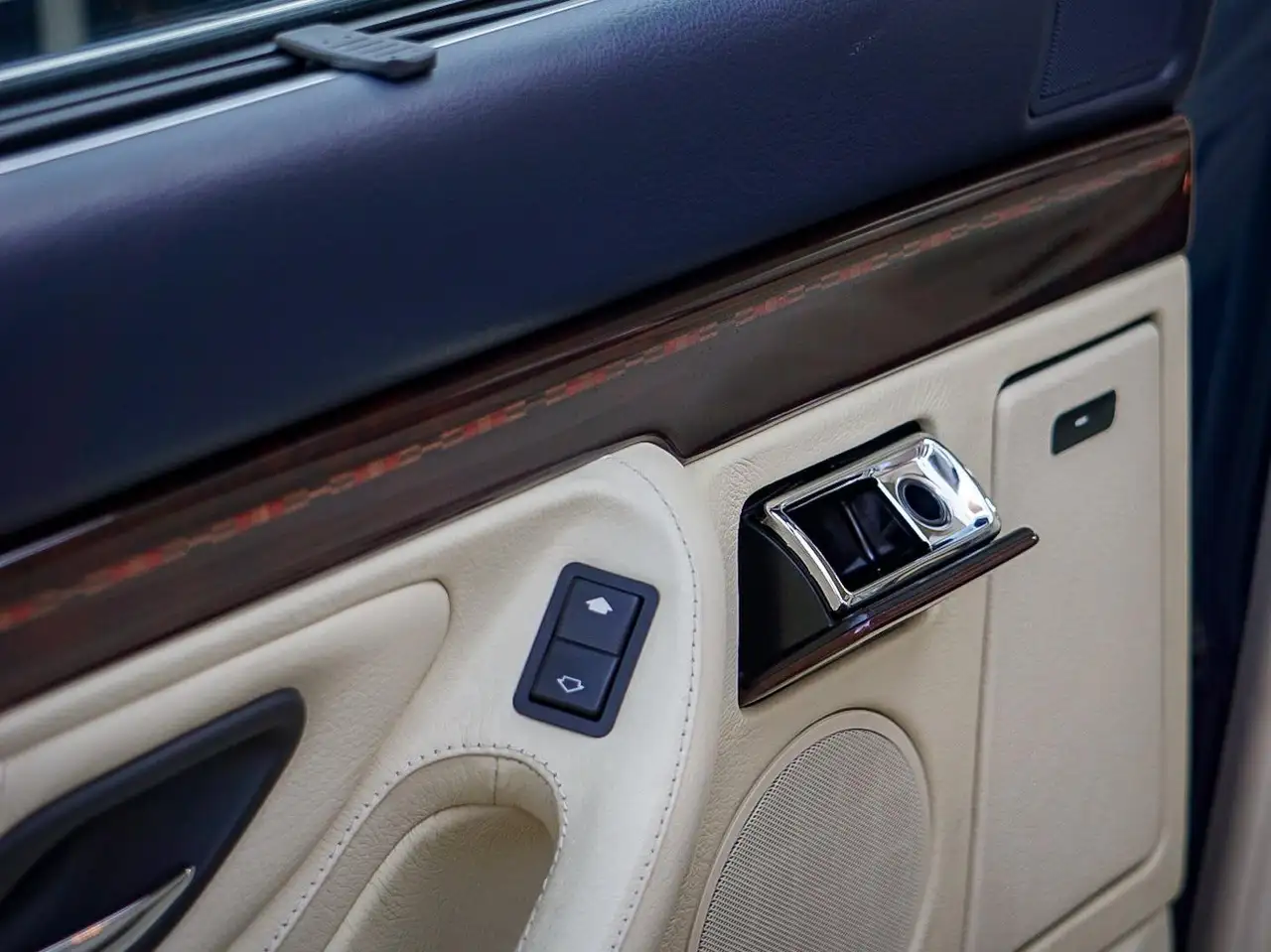 BMW 7 Series снимка BMW 7 Series