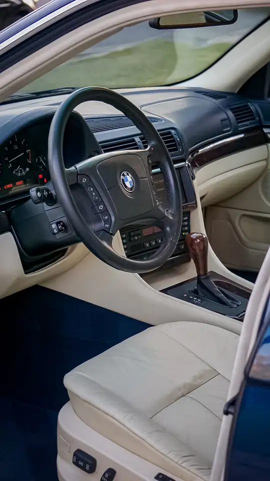 BMW 7 Series снимка BMW 7 Series
