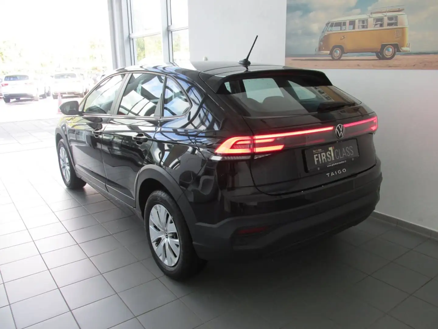 Volkswagen Taigo 4Me TSI Schwarz - 2