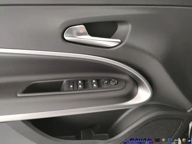 Jeep Avenger view 10