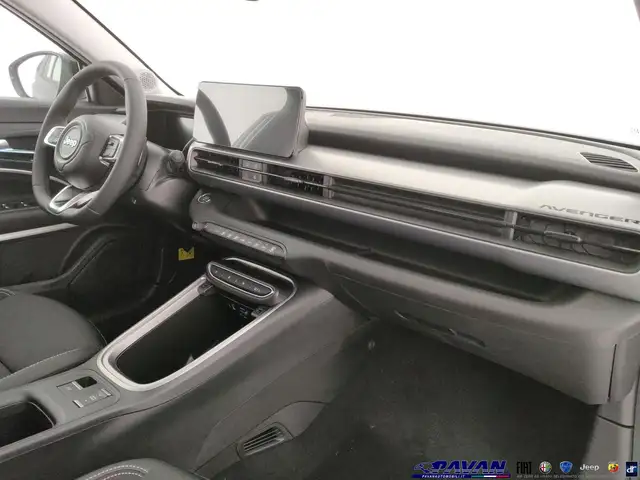 Jeep Avenger view 8
