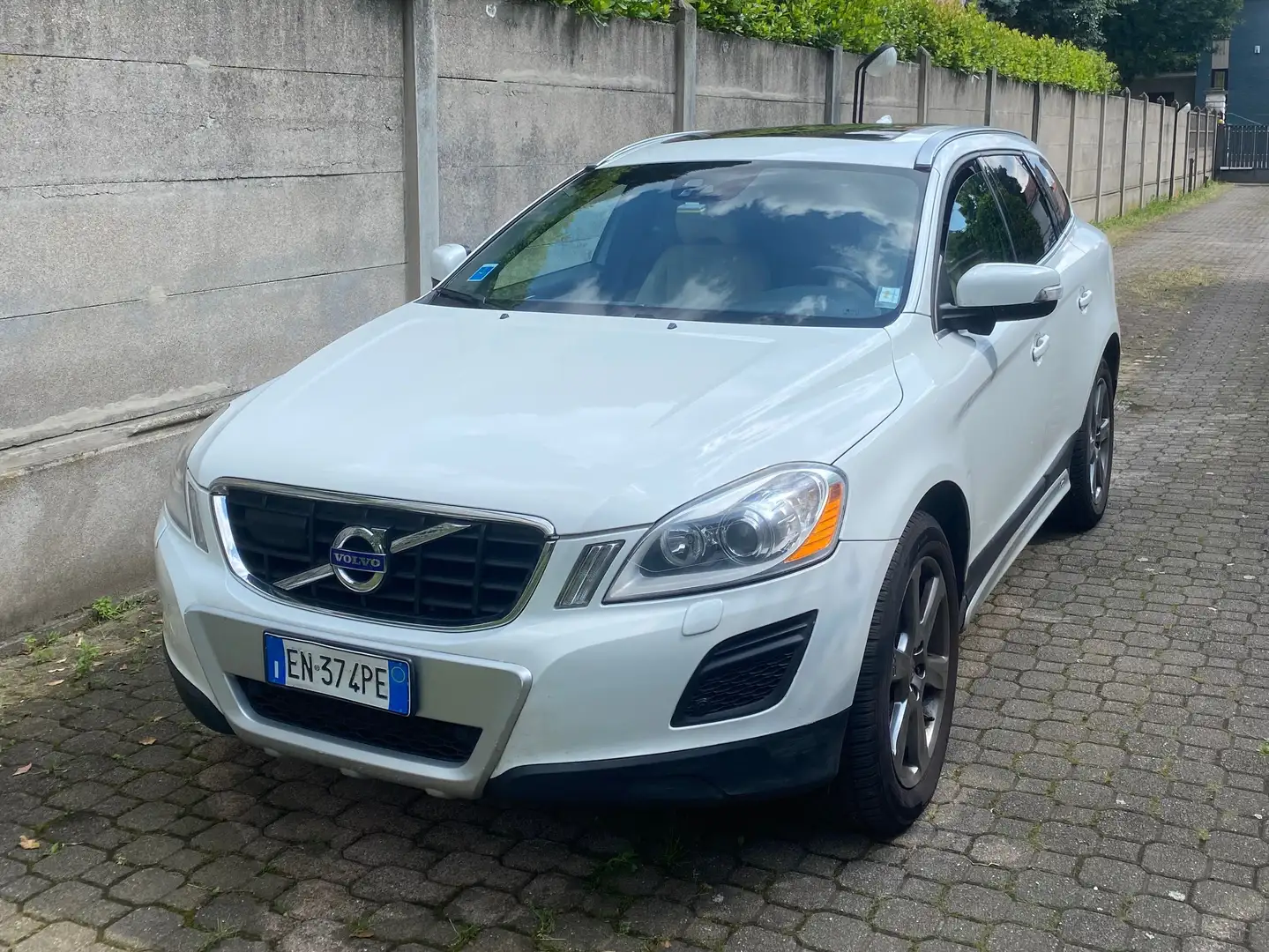 Volvo XC60 XC60 I 20082.4 d5 Summum  awd 215cv geartronic Bianco - 1