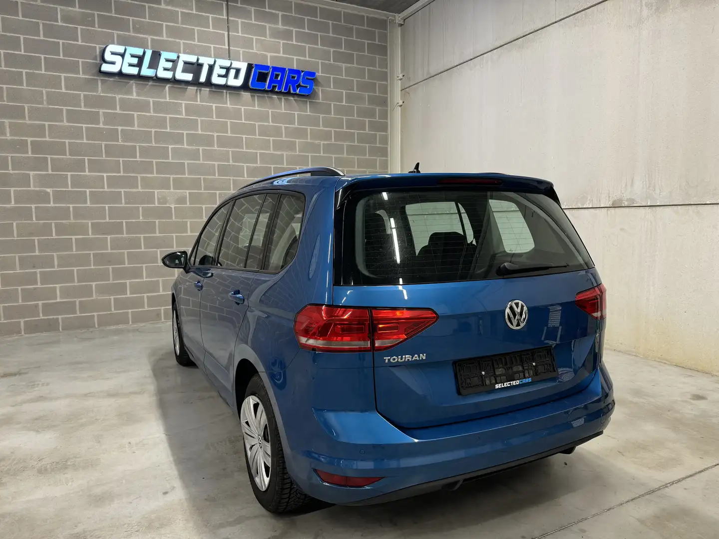 Volkswagen Touran 1.6 TDI SCR (BlueMotion Technology) DSG Trendline Blue - 1