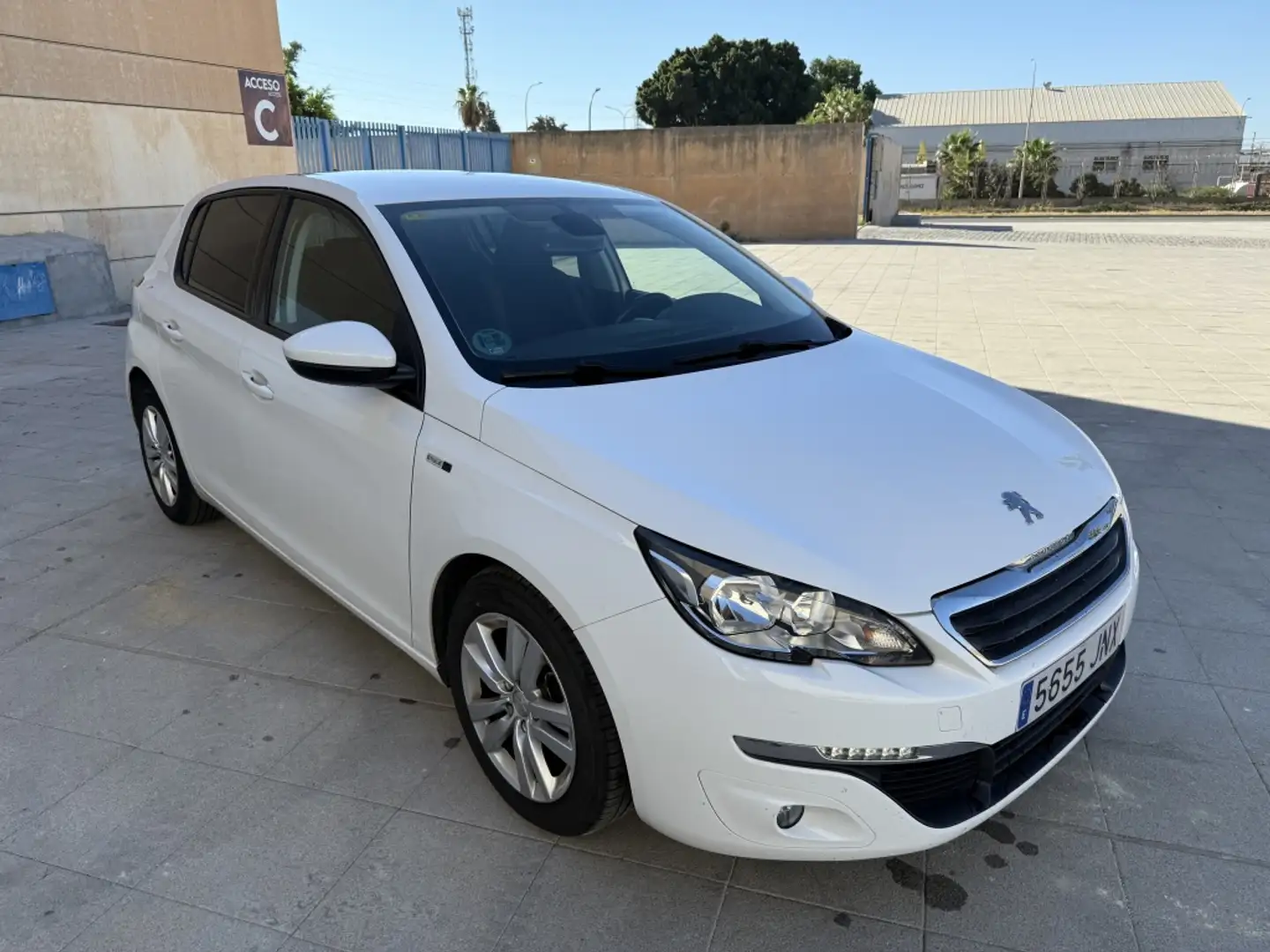 Peugeot 308 1.6 BlueHDi Style 100 Weiß - 2