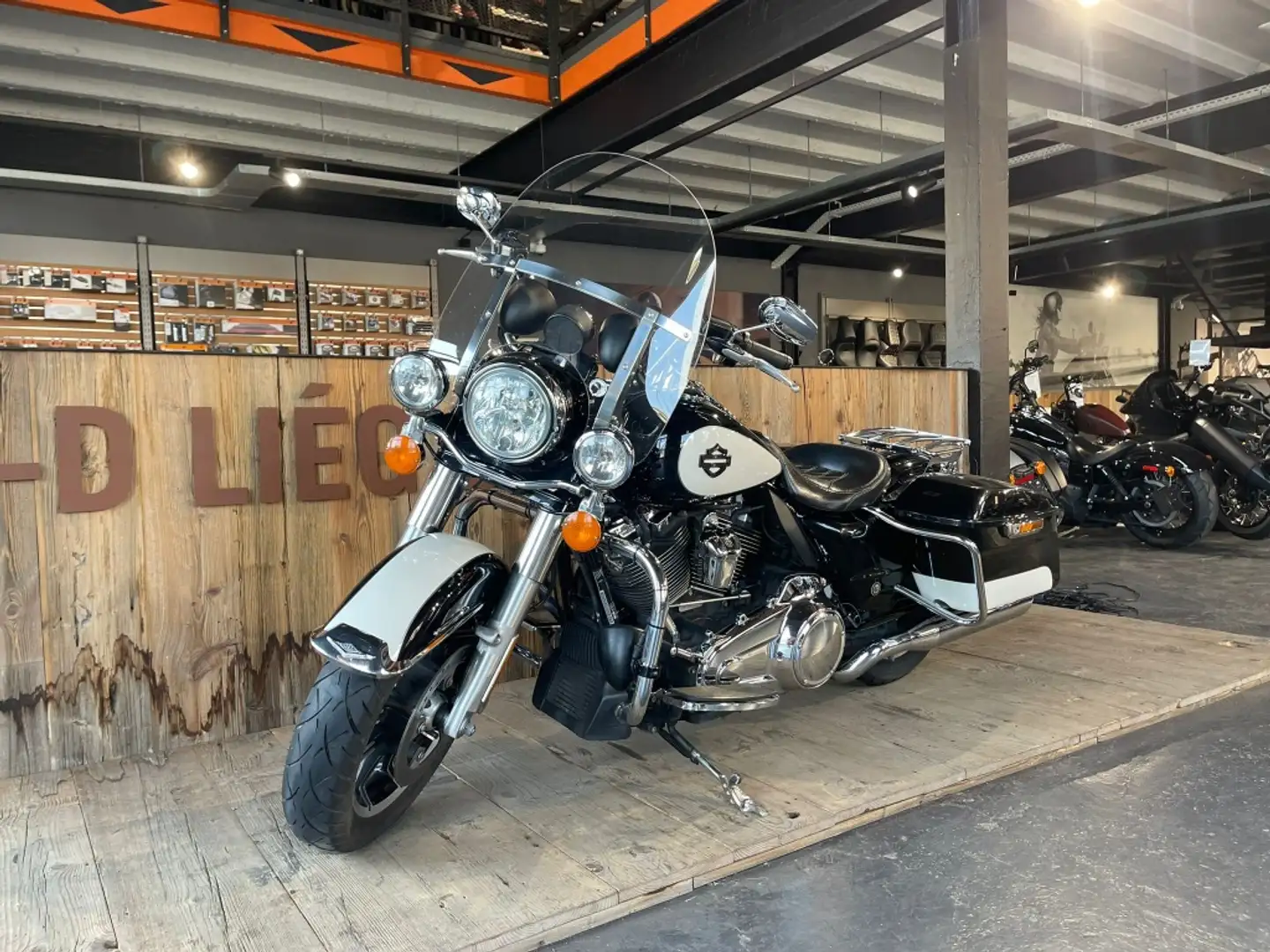 Harley-Davidson Road King POLICE TOURING Noir - 1
