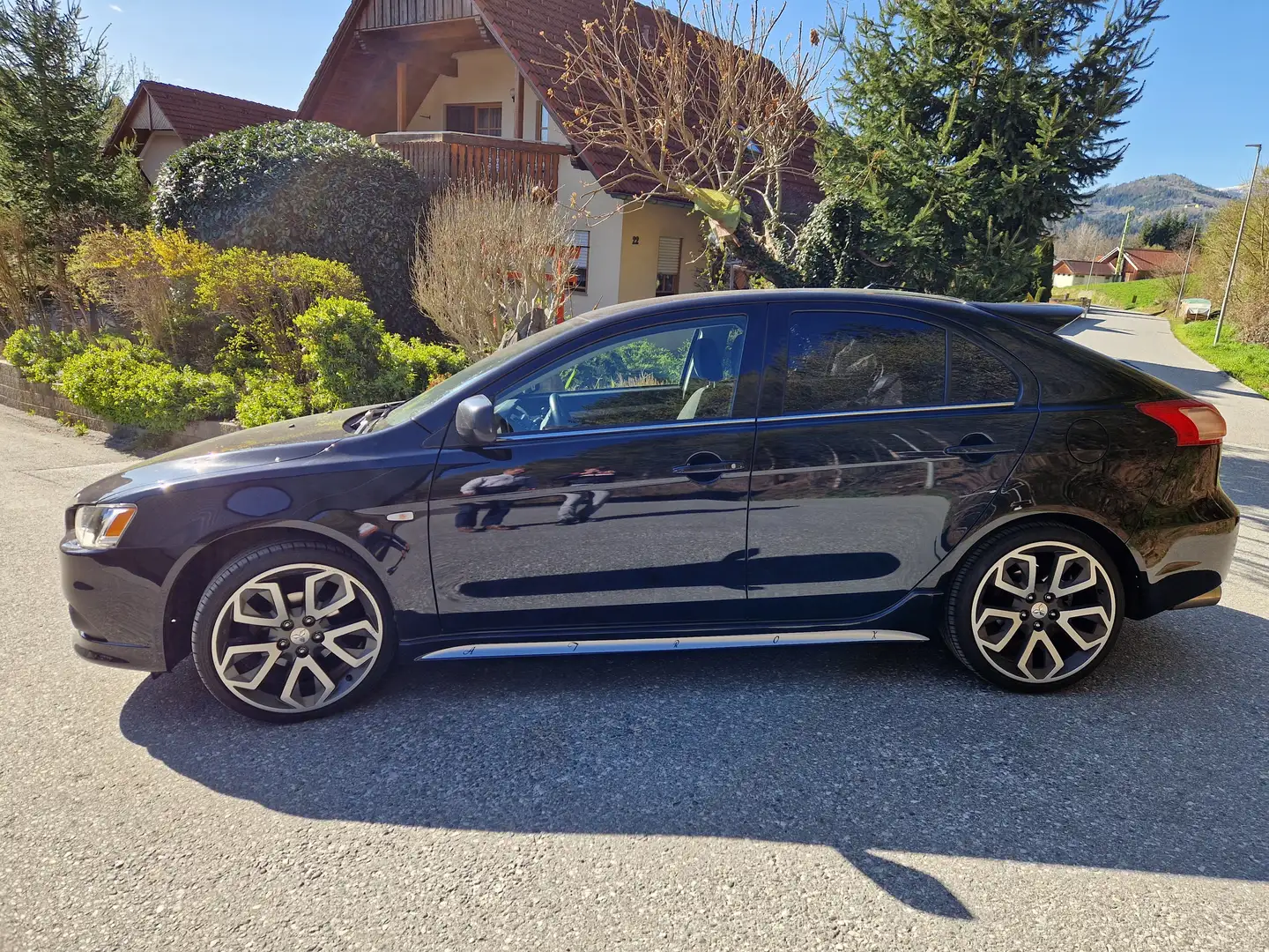 Mitsubishi Lancer Sportback 1,5 Invite Schwarz - 2