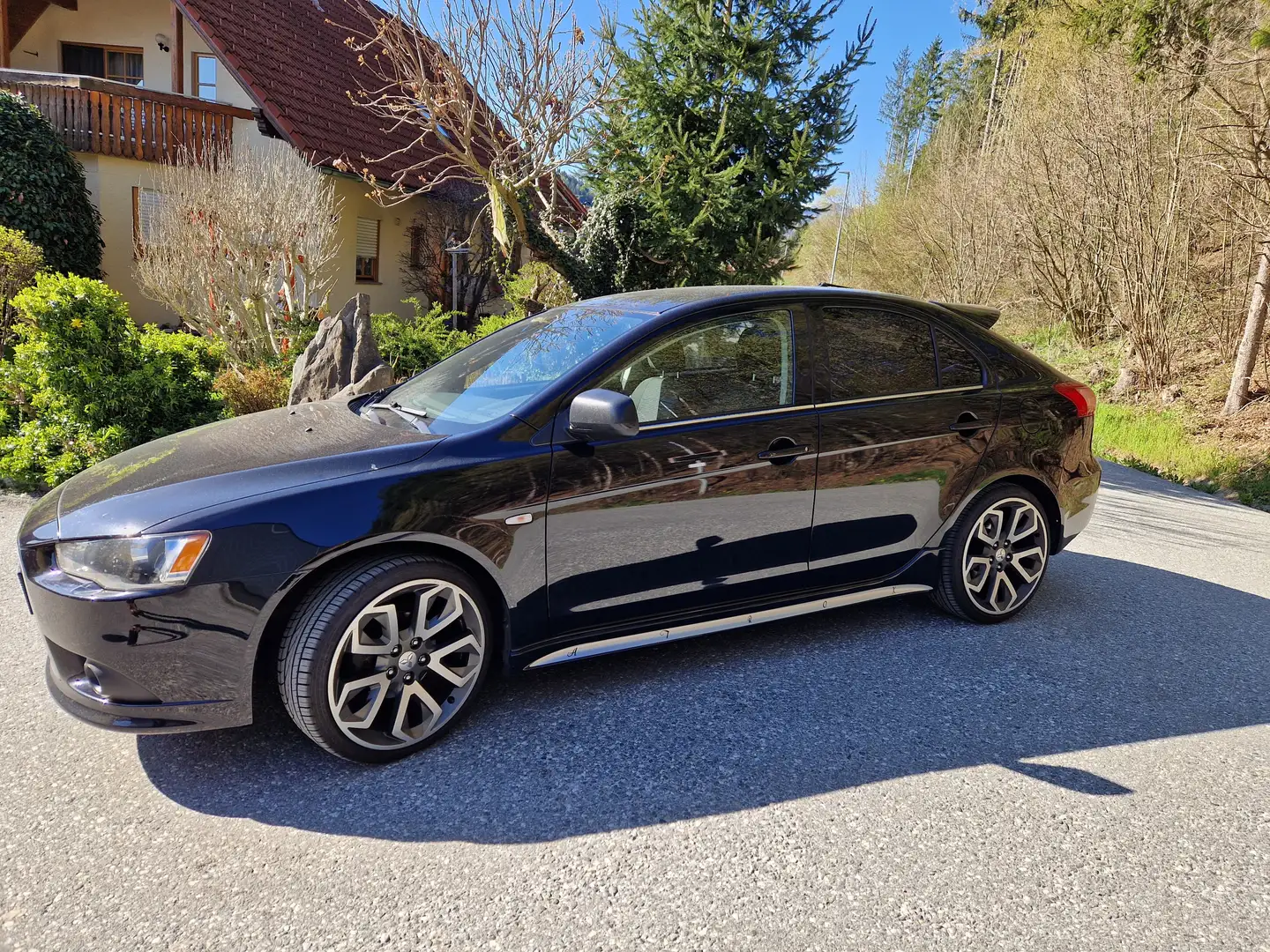 Mitsubishi Lancer Sportback 1,5 Invite Schwarz - 1