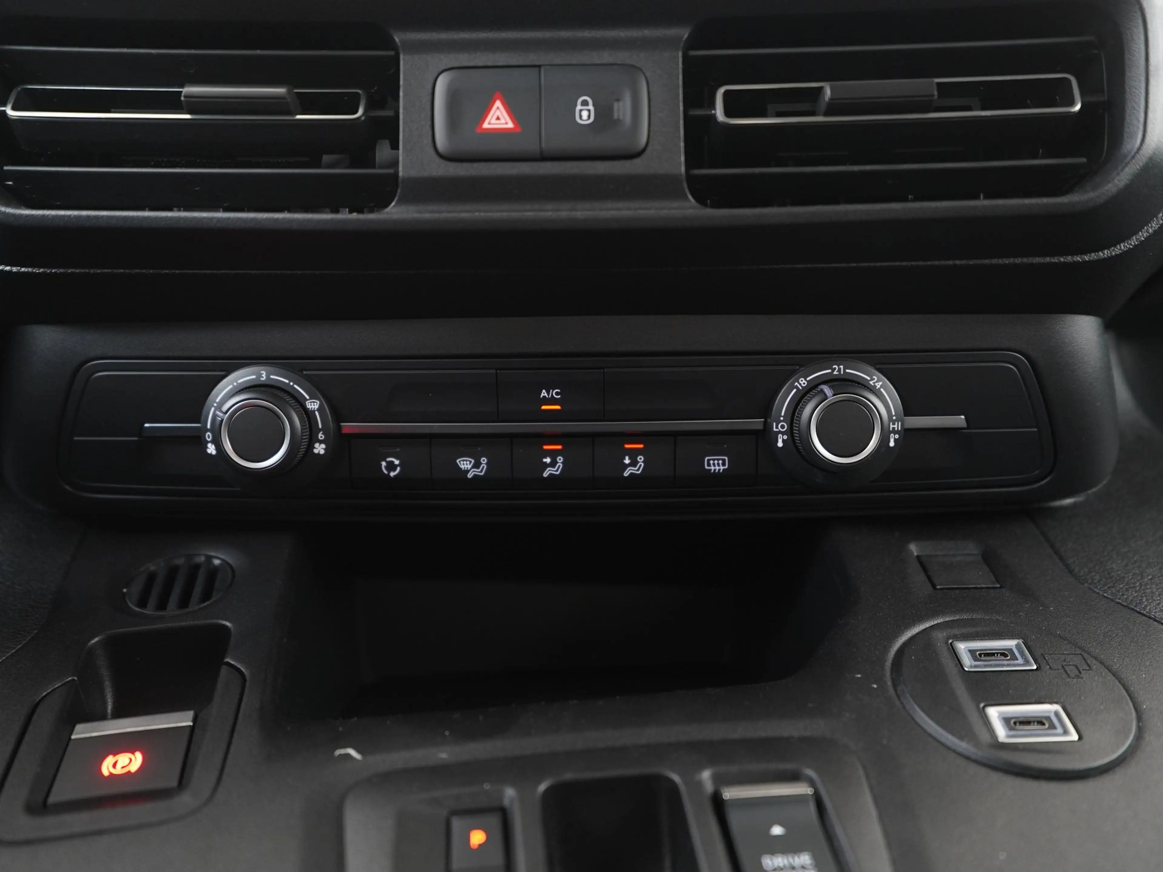Citroen Berlingo ë-Berlingo Feel 50 kWh | 3 Fase | Carplay | 5 pers — photo 12