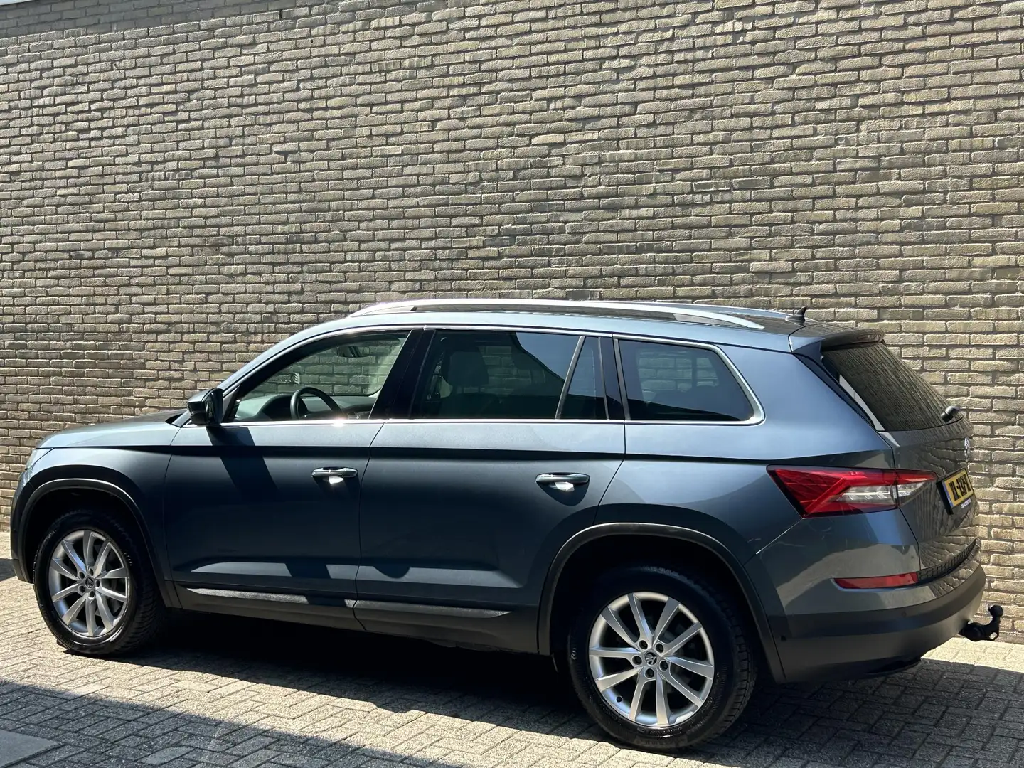 Skoda Kodiaq 2.0 TSI 190pk | 4x4 | Automaat | Style Business | Grau - 2