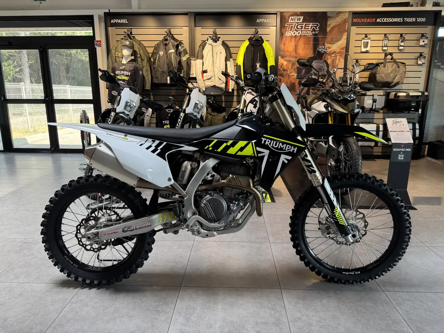 Triumph Blanc - 1