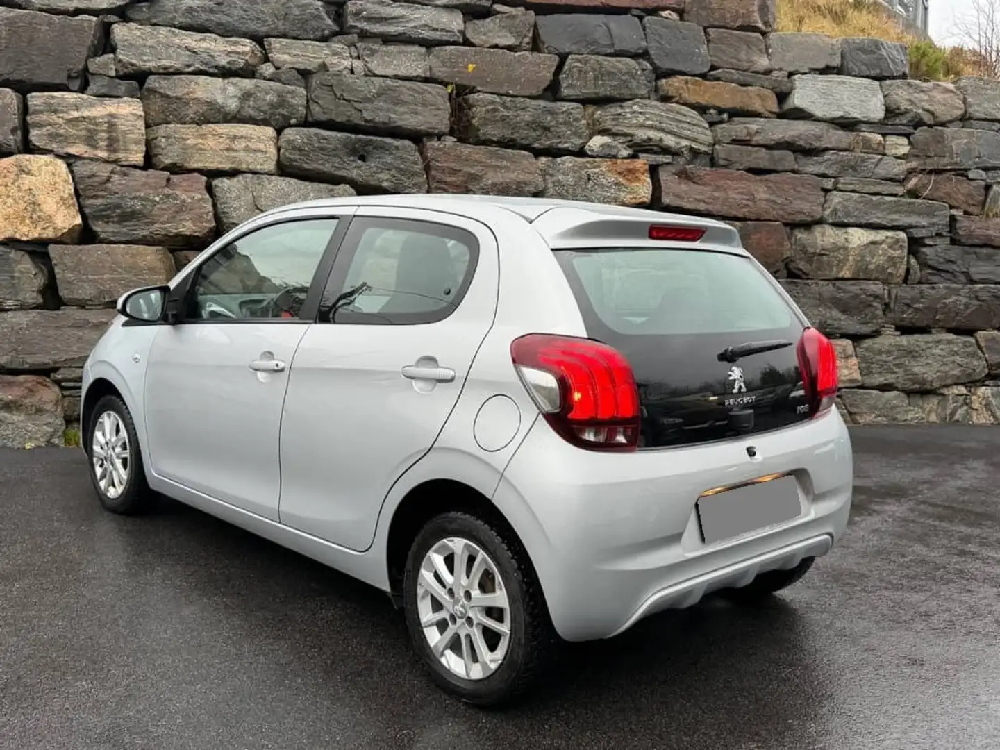 Peugeot 108 1.0 VTi/ 69 ch/ Bluetooth/ Sièges sport Gris - 2