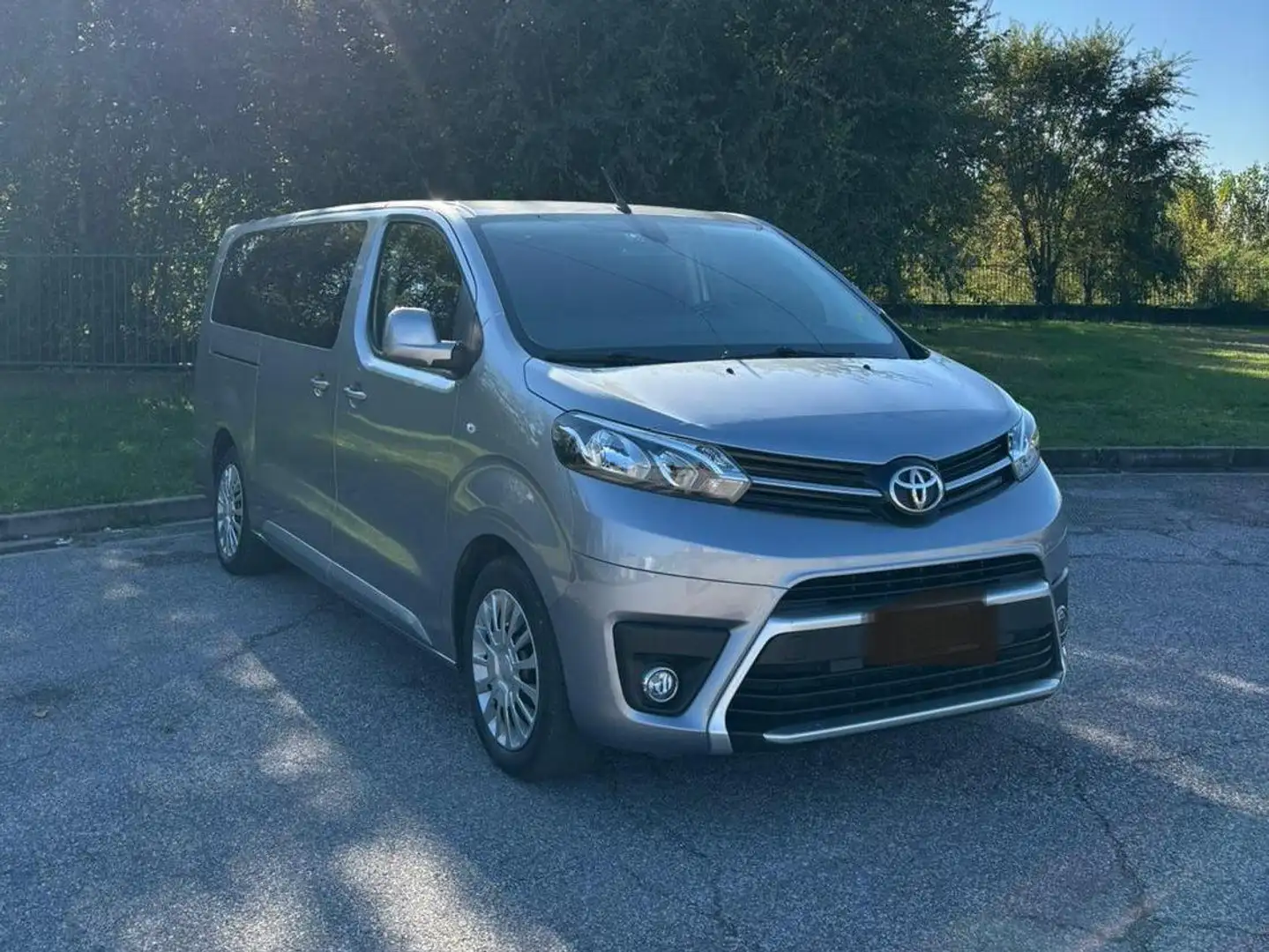 Toyota Proace VERSO LONG 2.0D Grigio - 2