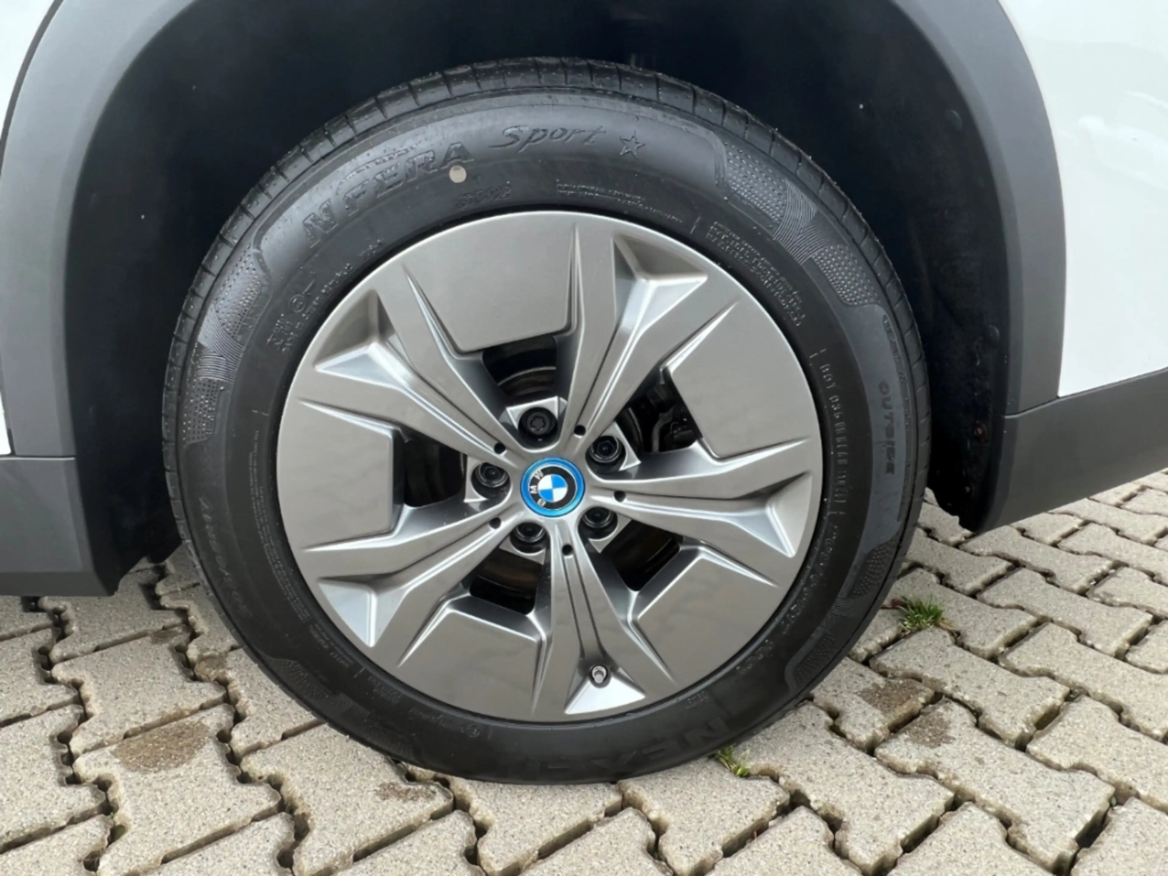 BMW iX1 xDrive 30 17''AHK Navi AdLED Parkass.AdMFahrw. Dri — photo 12