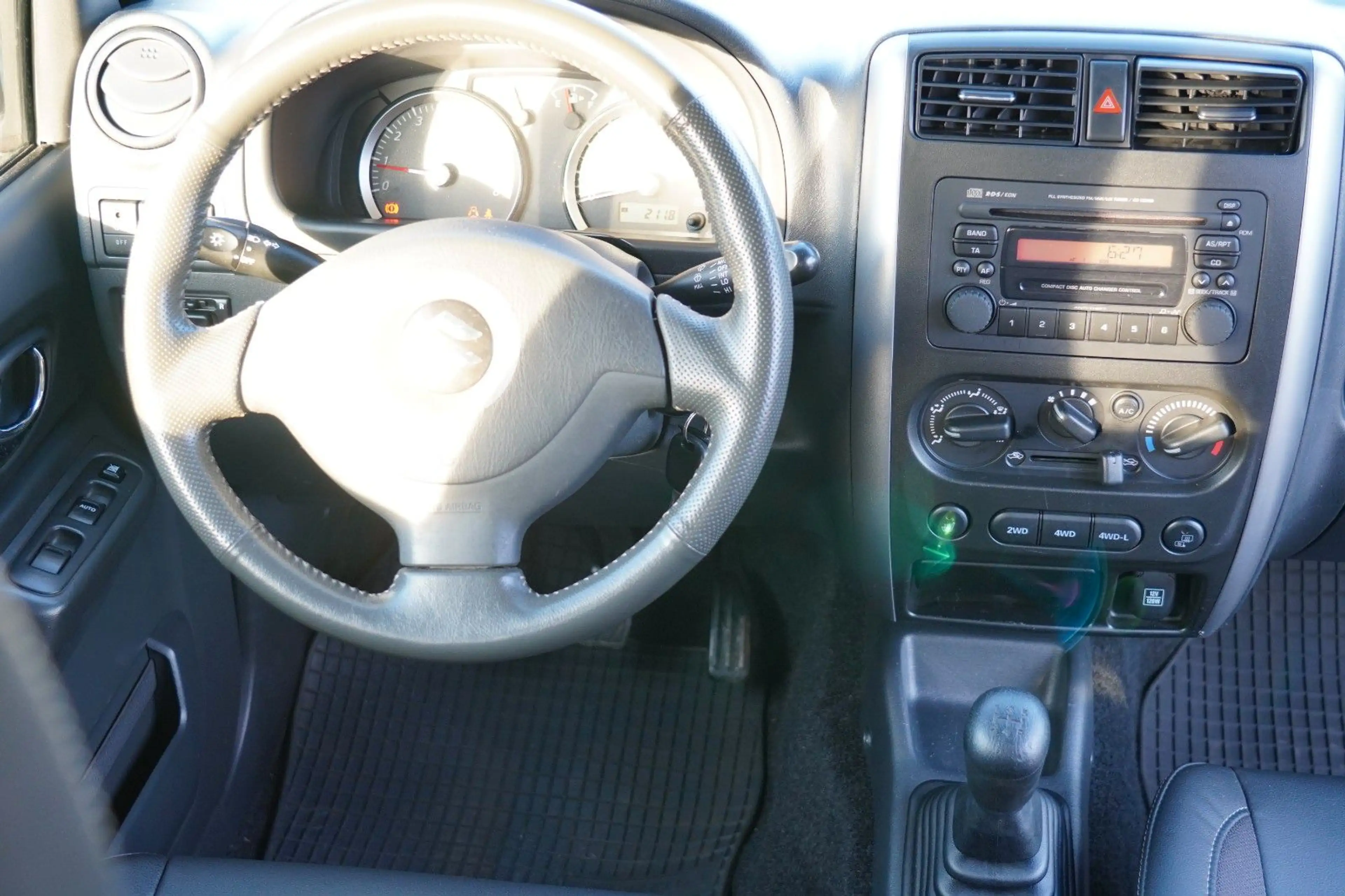Suzuki Jimny Comfort MIT 3 JAHREN GARANTIE !!! — photo 13