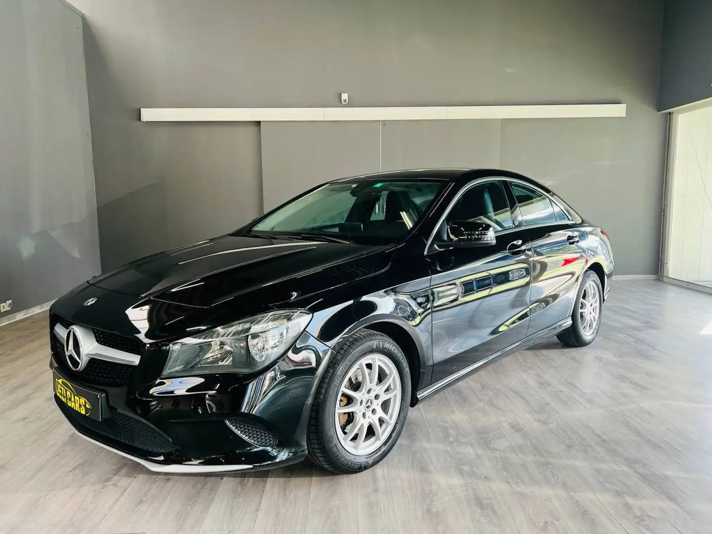 Mercedes-Benz CLA 200 Mercedes-Benz CLA 200 Bsns Solution/1Jaar garantie Zwart - 2