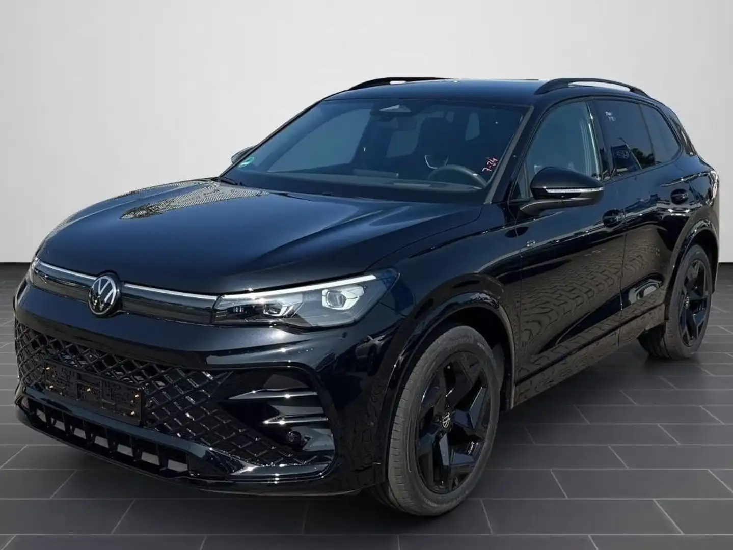 Volkswagen Tiguan R-LINE BLACK DSG HUD NAVI 360 3 ZONE Zwart - 1