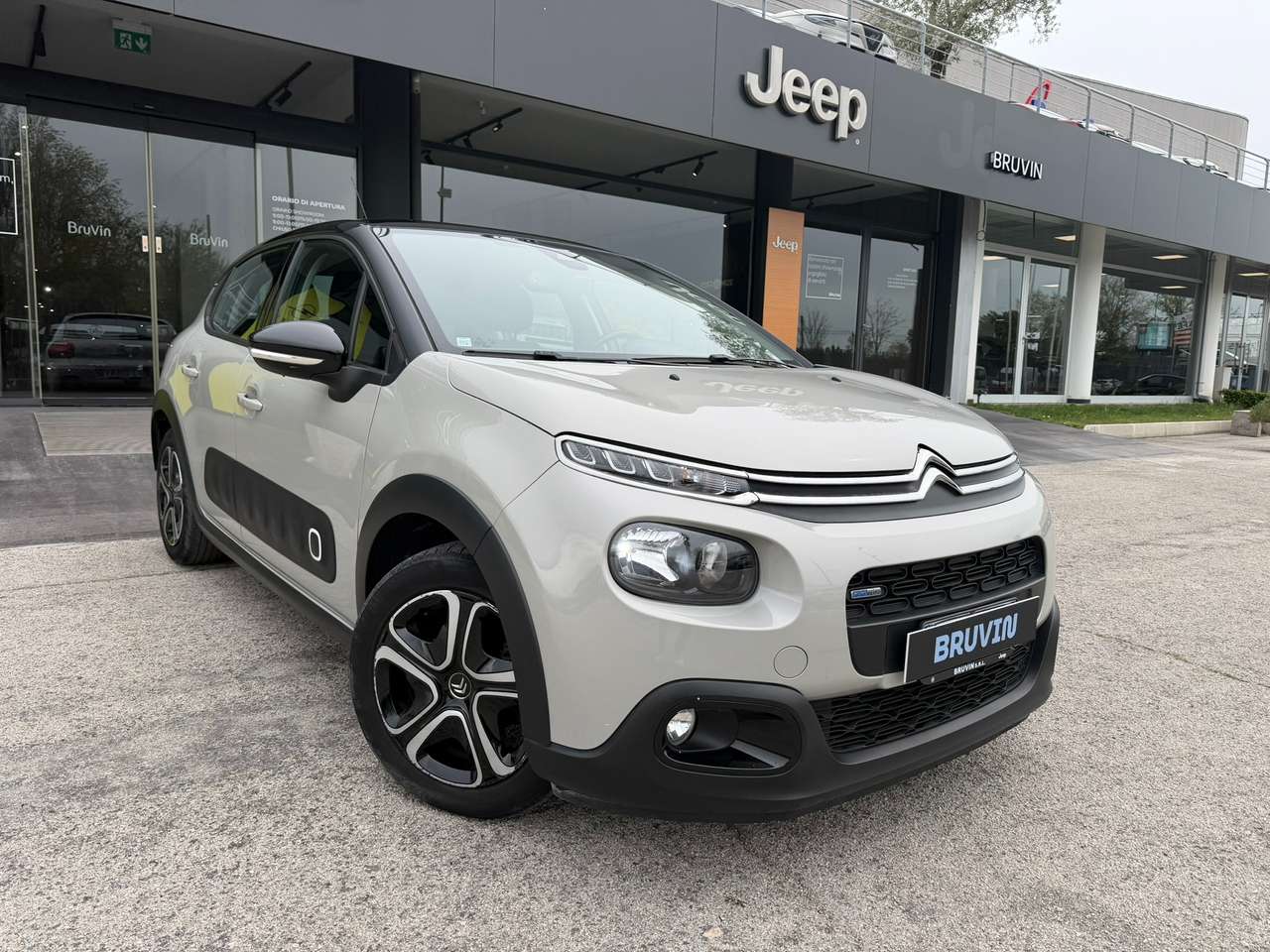 Citroen C3 C3 III 2017 1.2 puretech Shine s