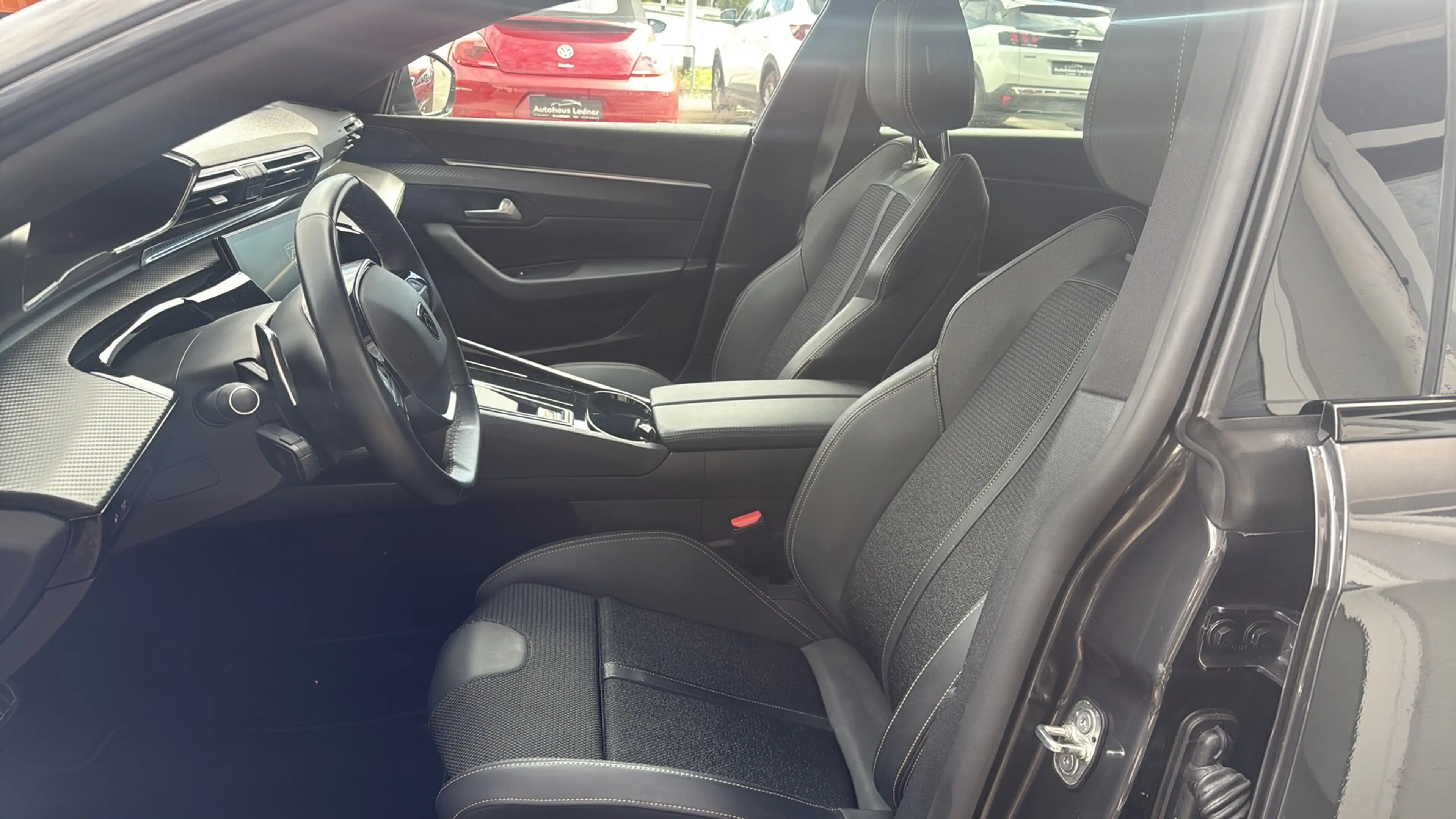 Peugeot 508 SW Allure 1,5 BlueHDi 130 EAT8 — photo 8