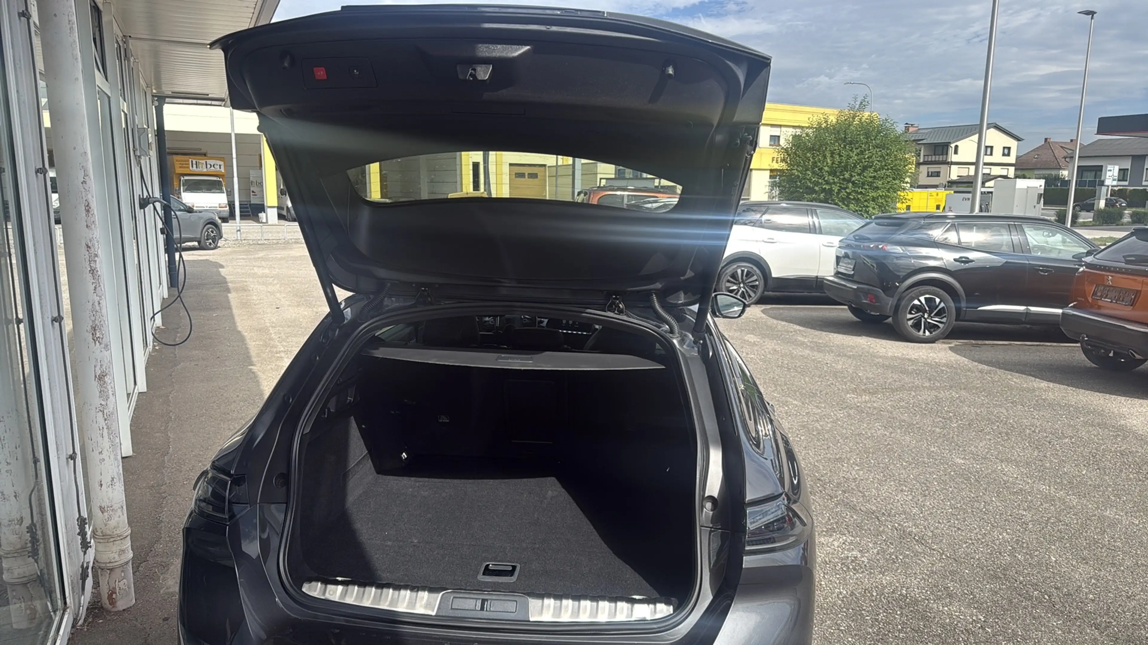 Peugeot 508 SW Allure 1,5 BlueHDi 130 EAT8 — photo 10