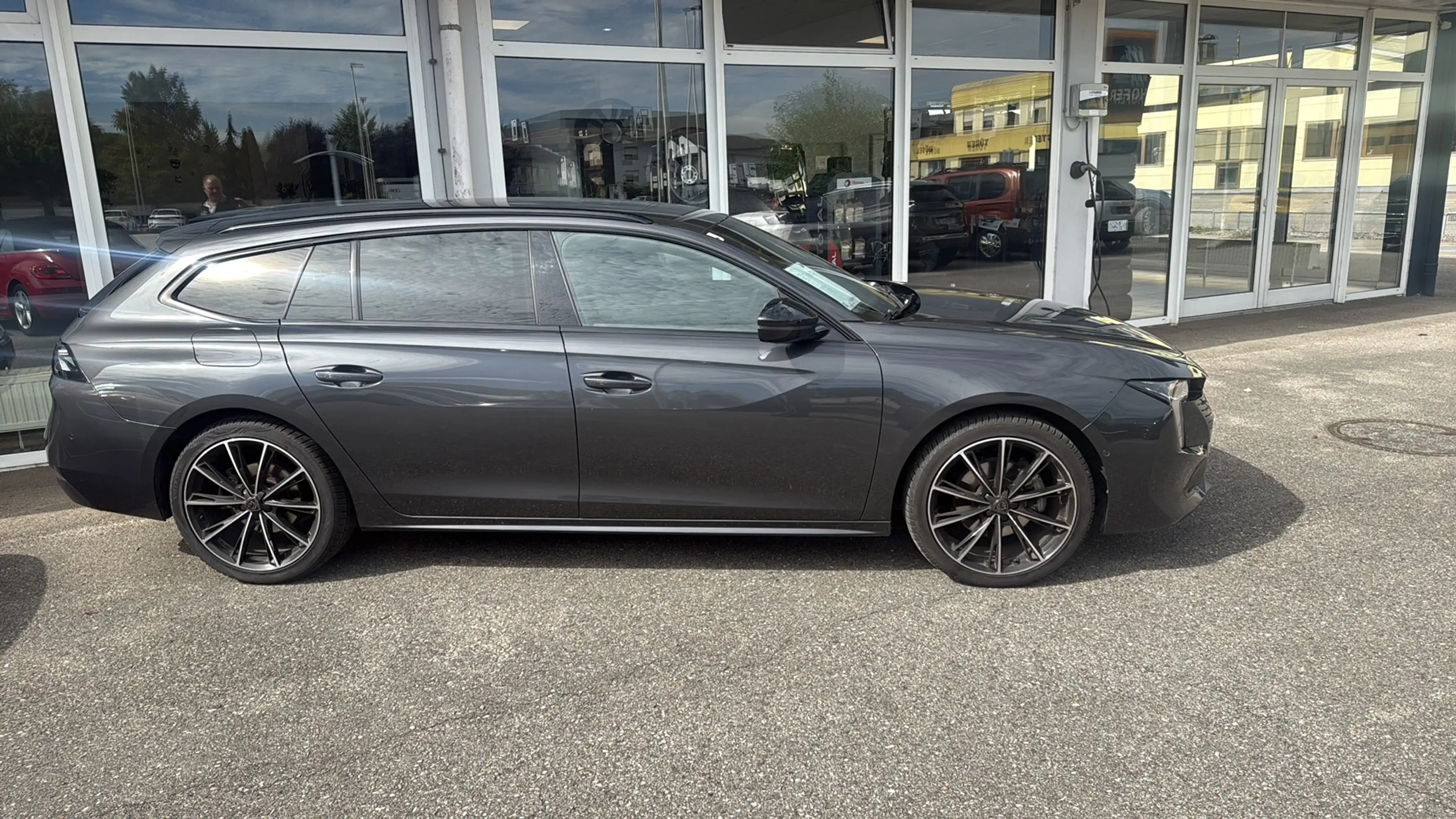 Peugeot 508 SW Allure 1,5 BlueHDi 130 EAT8 — photo 2