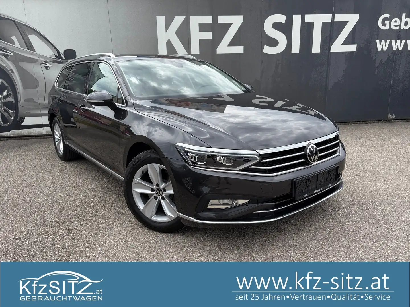 Volkswagen Passat Elegance 2,0 TDI DSG | NP € 62.300 Grau - 1