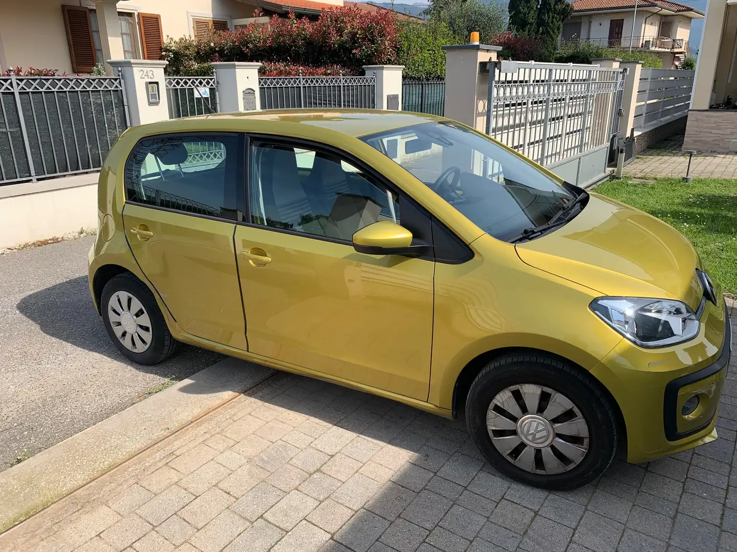 Volkswagen up! up! 5p 1.0 Move up! 60cv E6 Gold - 2
