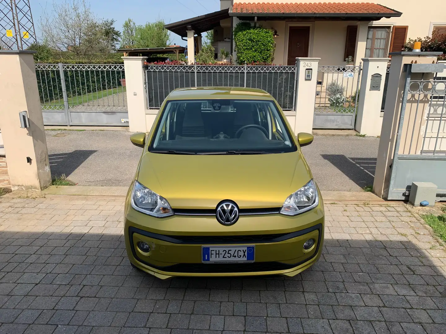 Volkswagen up! up! 5p 1.0 Move up! 60cv E6 Zlatá - 1