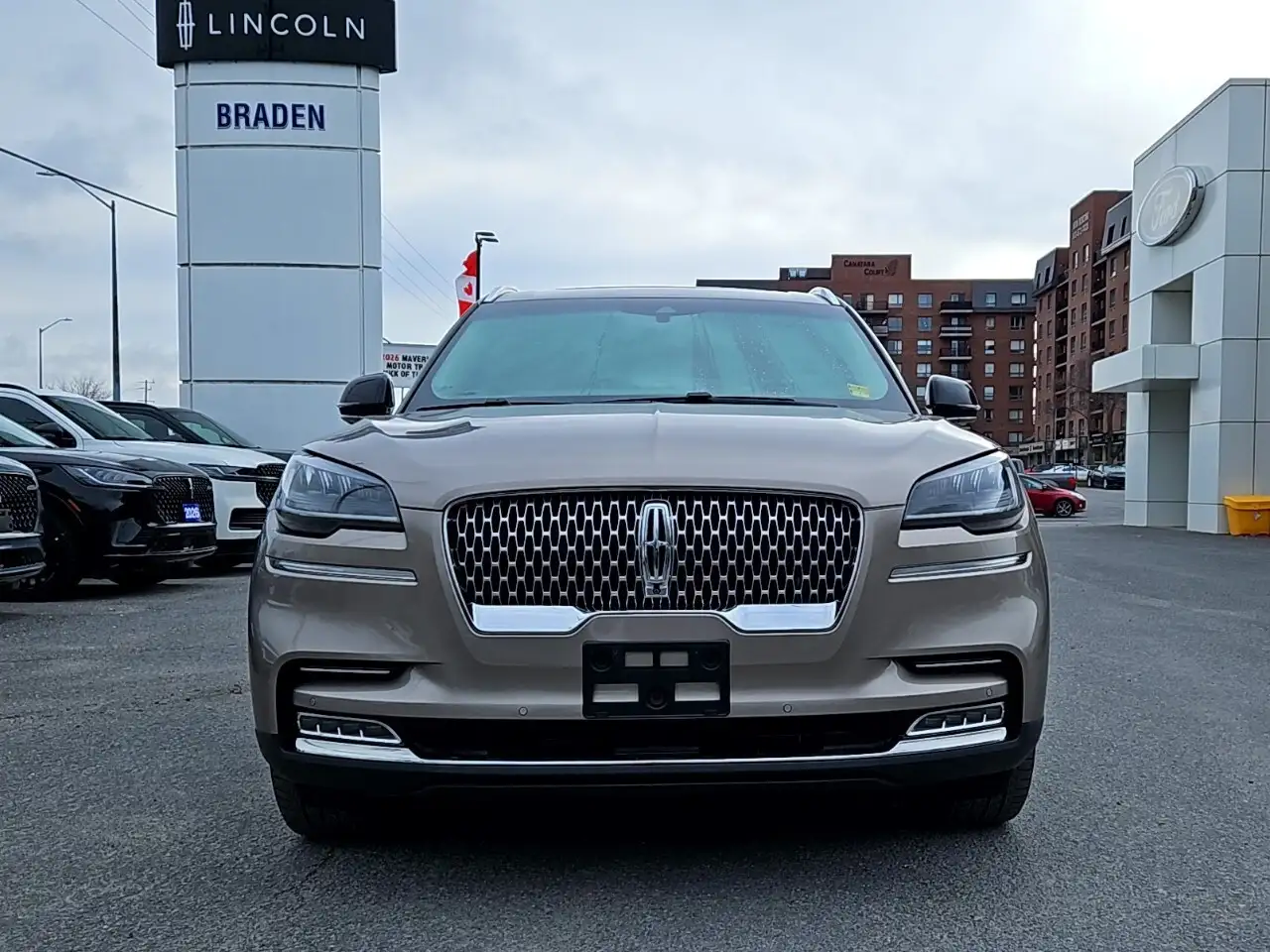 Lincoln Aviator снимка Lincoln Aviator