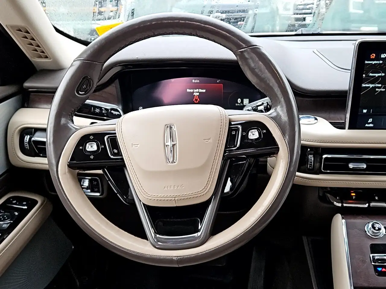 Lincoln Aviator снимка Lincoln Aviator